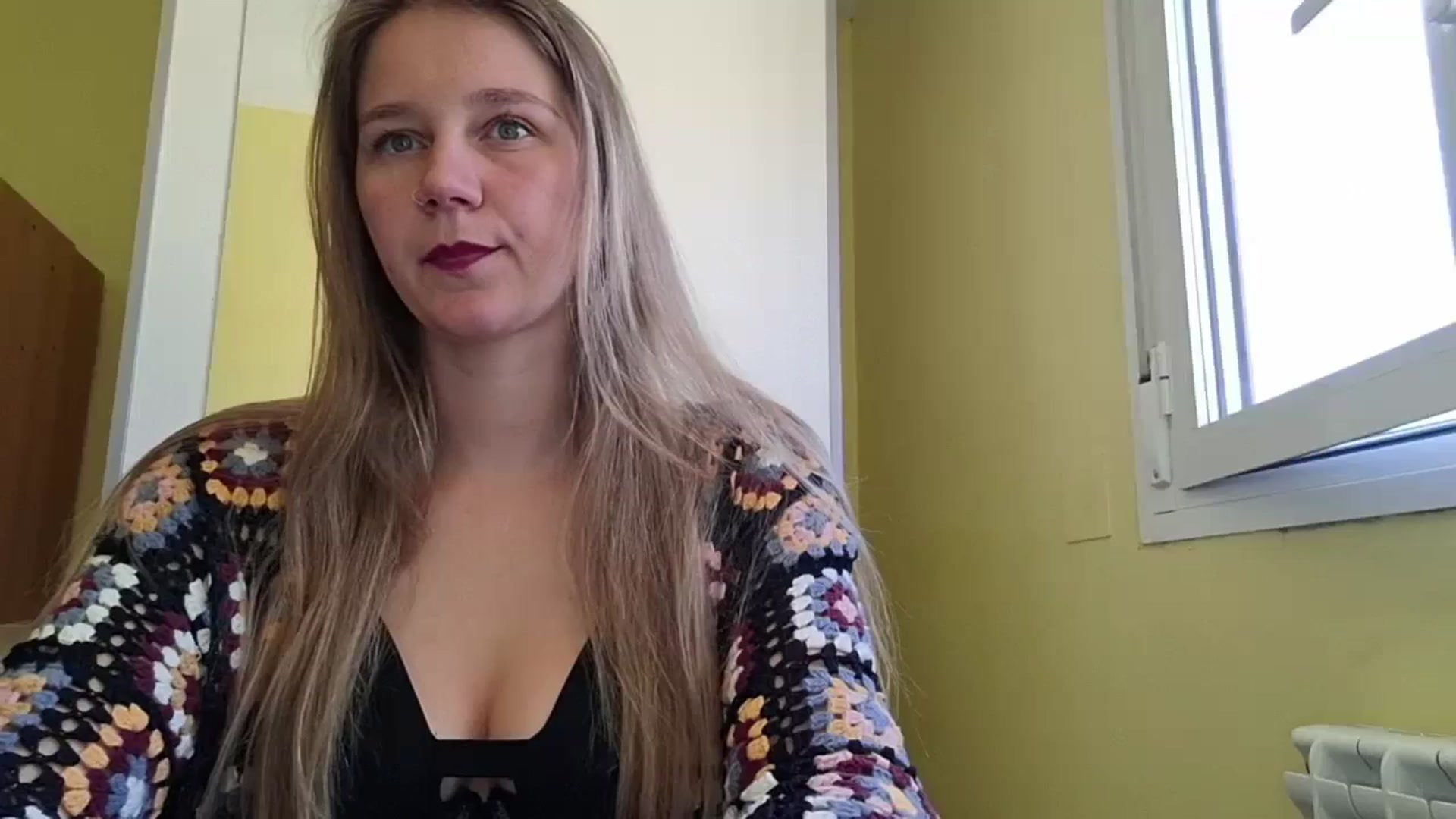 Gallery image thumbnail from KrisssKiss1's myfreecams stream on, 04/10/2026, 11:38 image 17 of 20