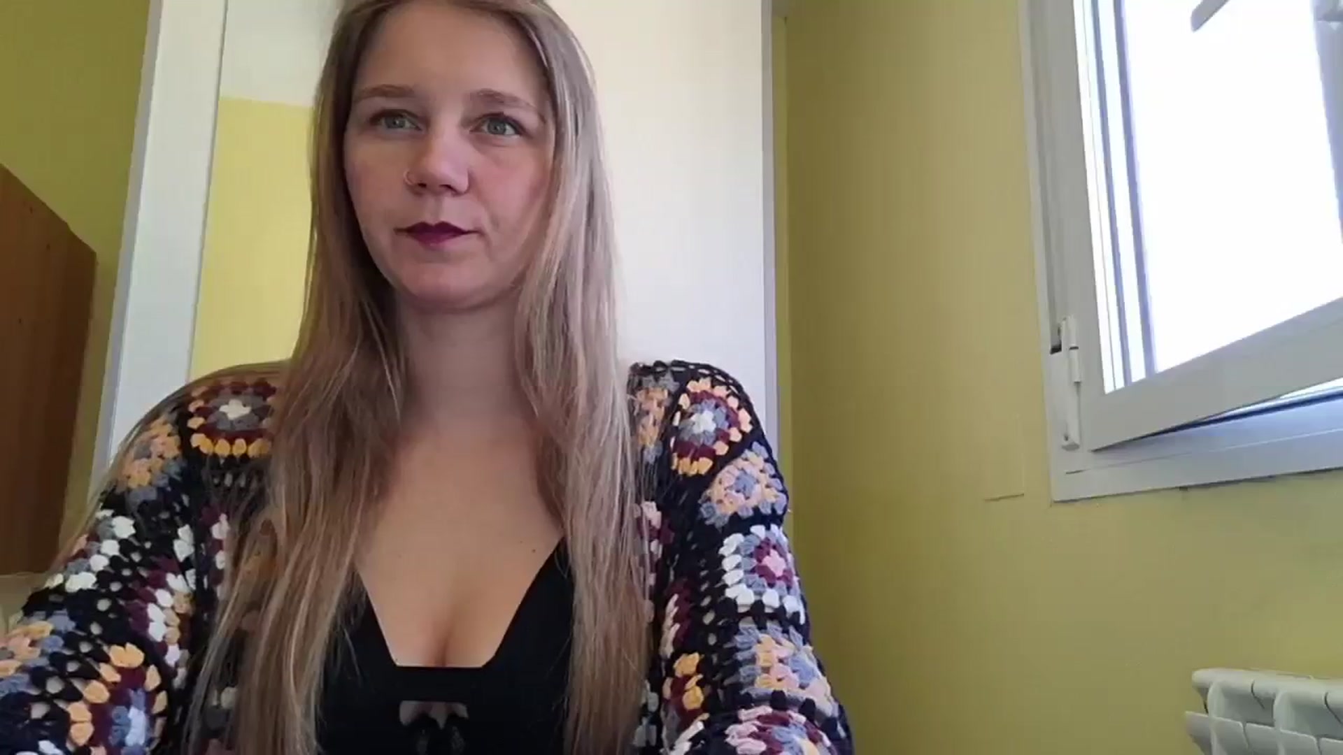 Gallery image thumbnail from KrisssKiss1's myfreecams stream on, 04/10/2026, 11:38 image 13 of 20