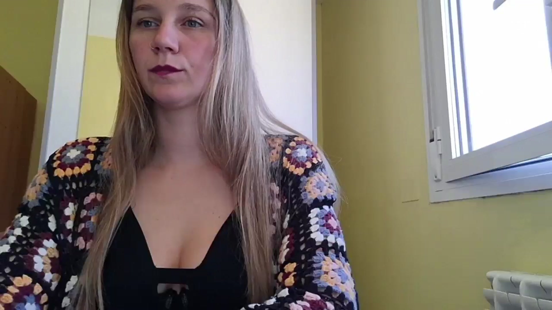Gallery image thumbnail from KrisssKiss1's myfreecams stream on, 04/10/2026, 14:10 image 12 of 20