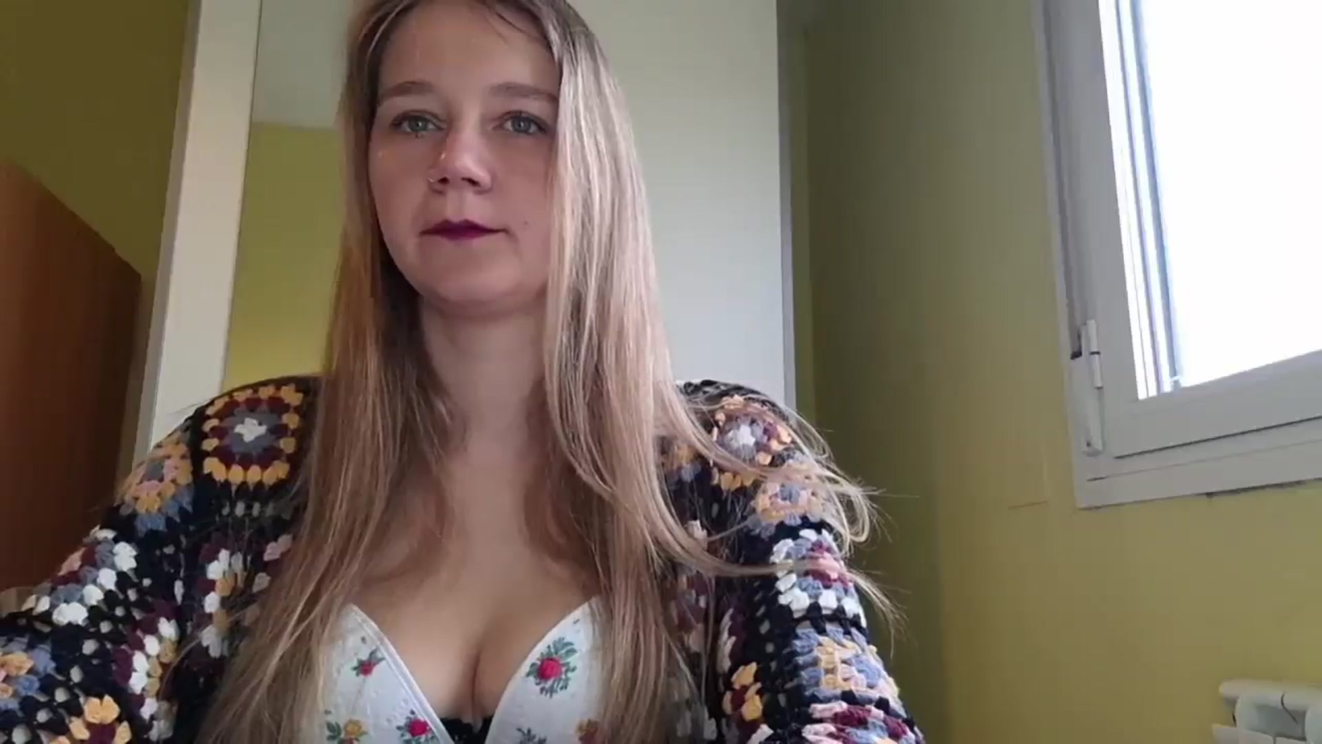 Gallery image thumbnail from KrisssKiss1's myfreecams stream on, 04/12/2026, 10:46 image 6 of 20