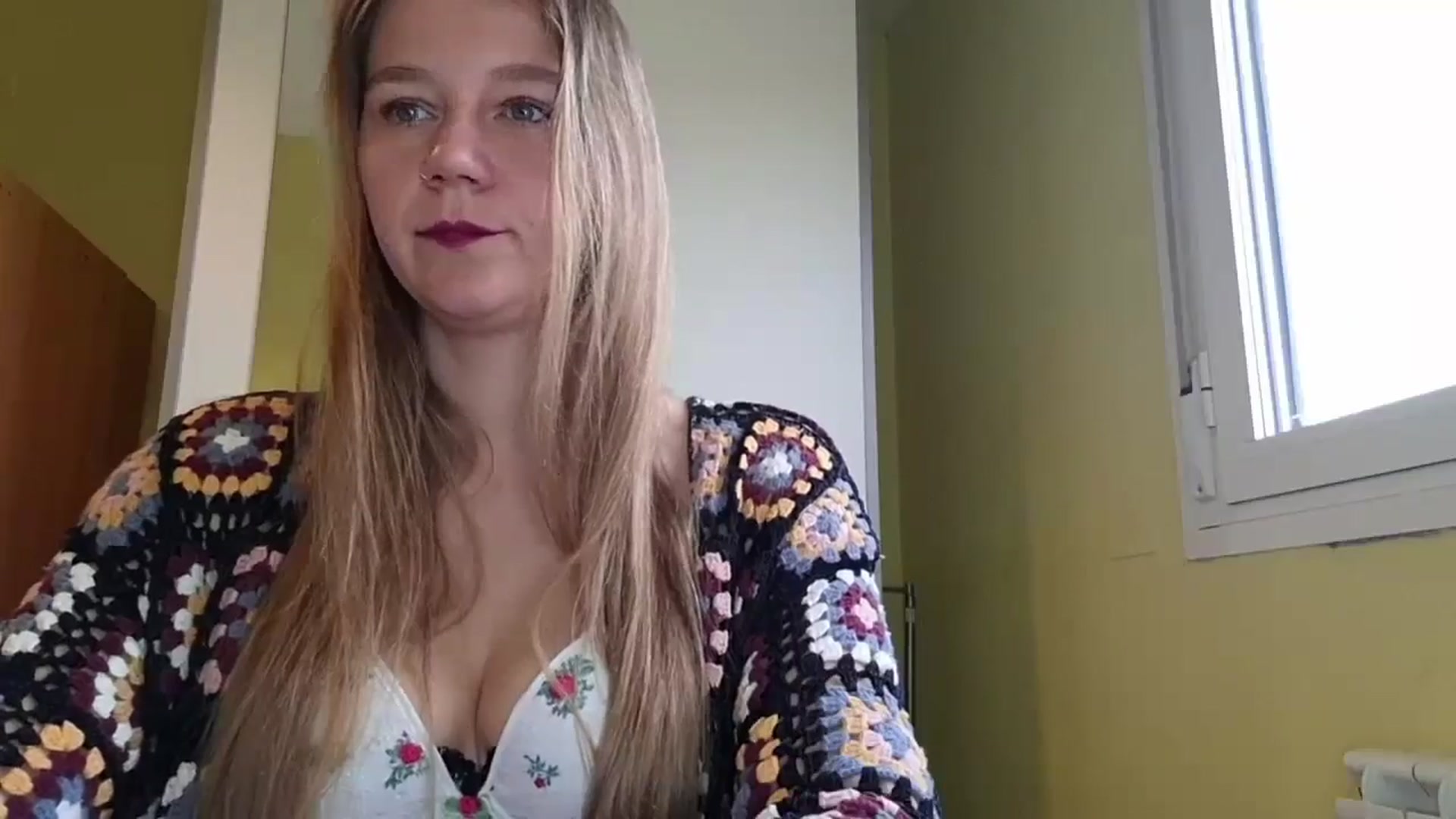 Gallery image thumbnail from KrisssKiss1's myfreecams stream on, 04/12/2026, 10:46 image 14 of 20