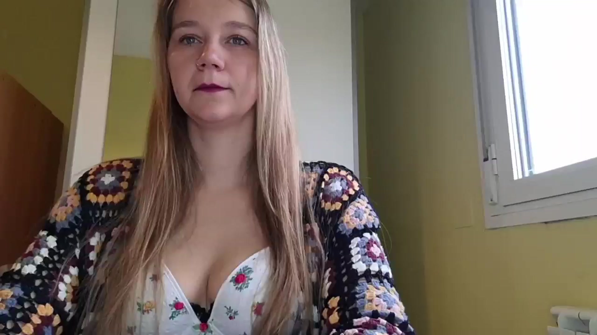 Gallery image thumbnail from KrisssKiss1's myfreecams stream on, 04/12/2026, 10:46 image 4 of 20