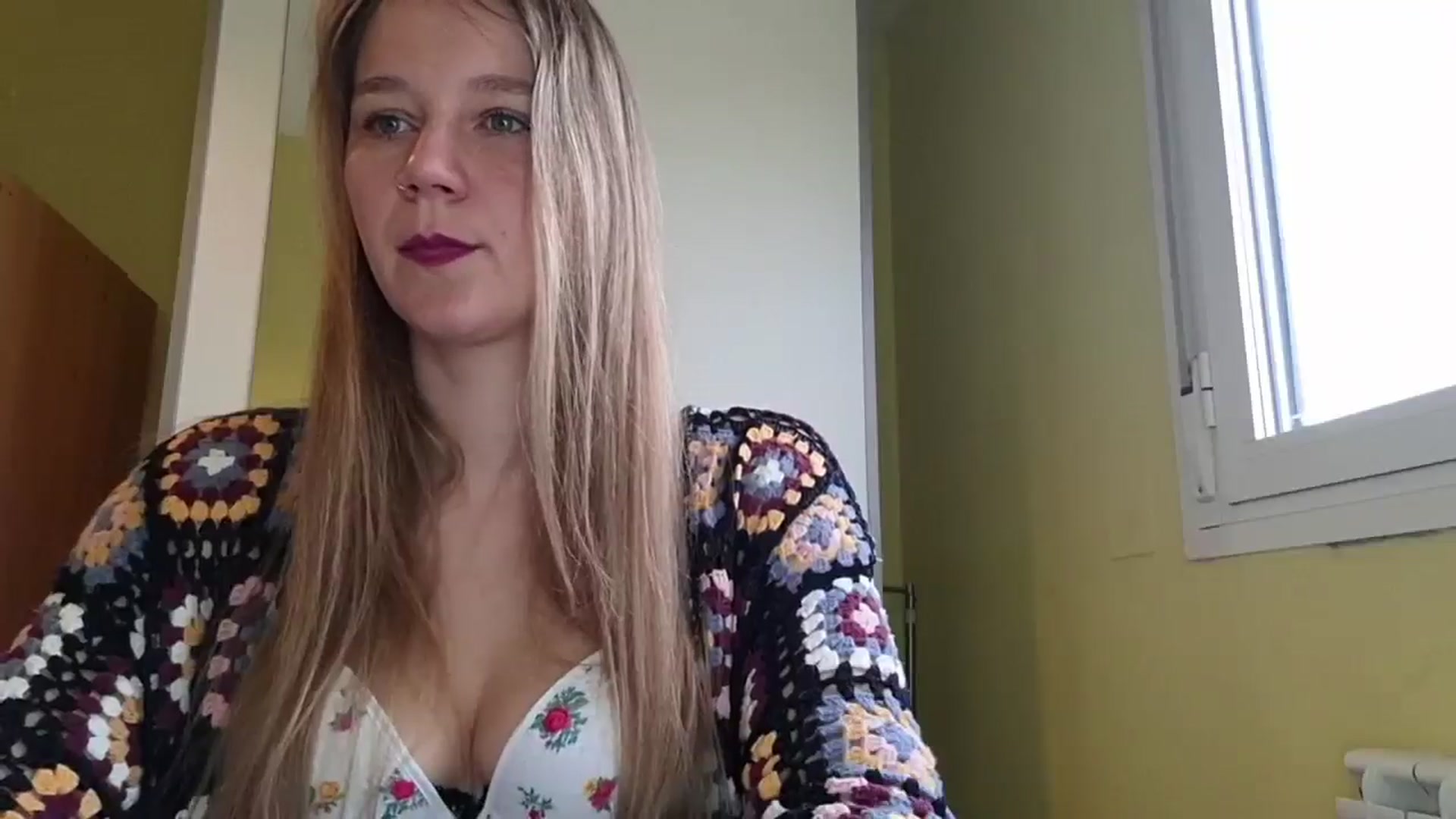 Gallery image thumbnail from KrisssKiss1's myfreecams stream on, 04/12/2026, 10:46 image 12 of 20