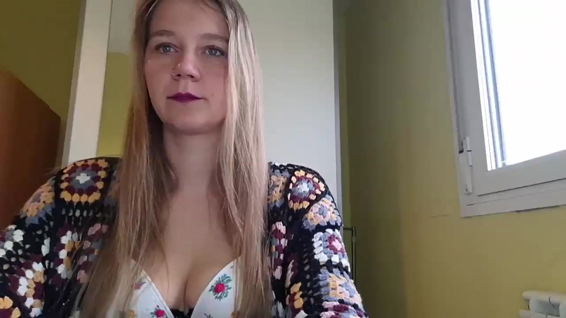 Gallery image thumbnail from KrisssKiss1's myfreecams stream on, 04/12/2026, 10:46 image 10 of 20