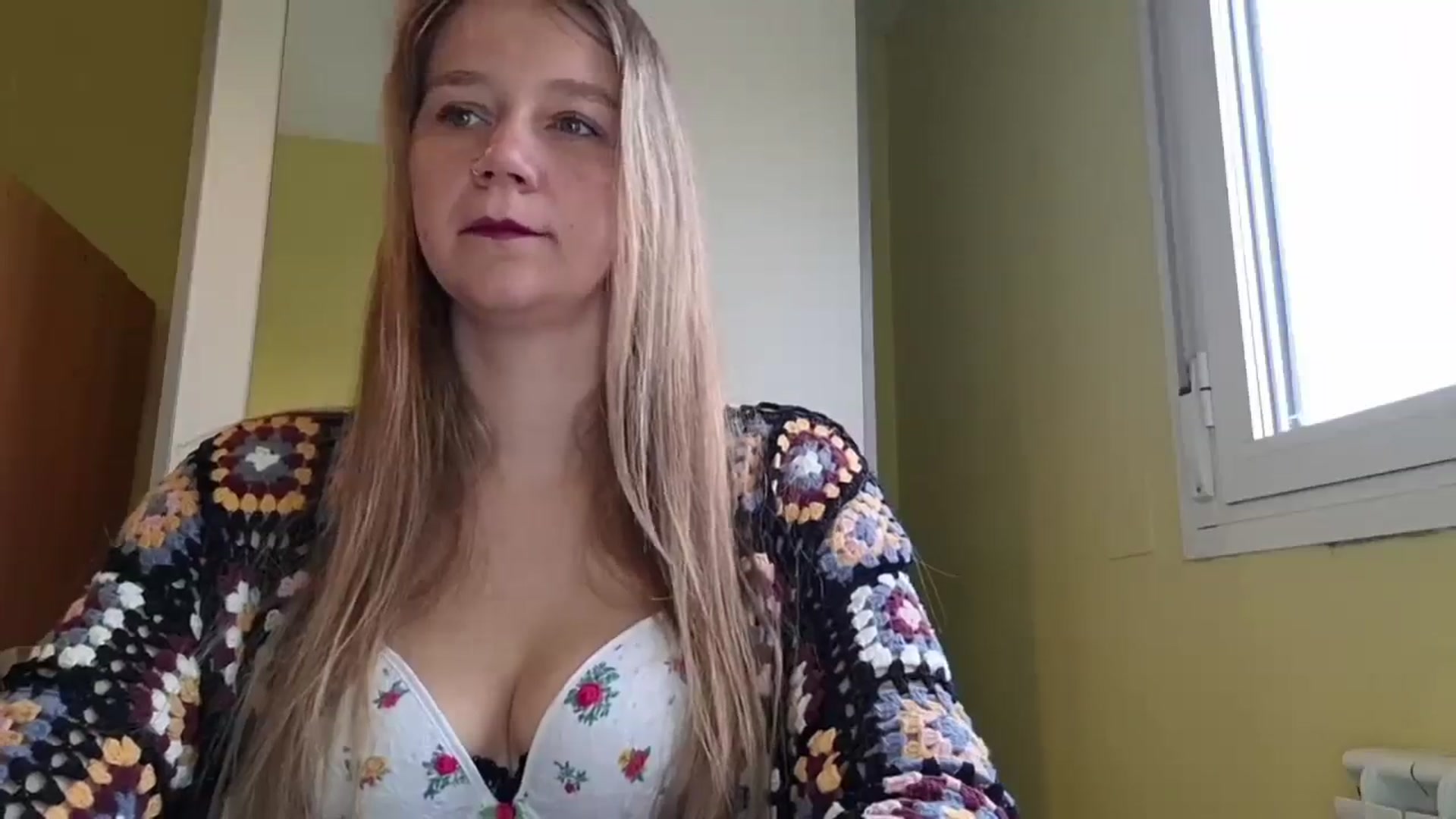 Gallery image thumbnail from KrisssKiss1's myfreecams stream on, 04/12/2026, 10:46 image 5 of 20