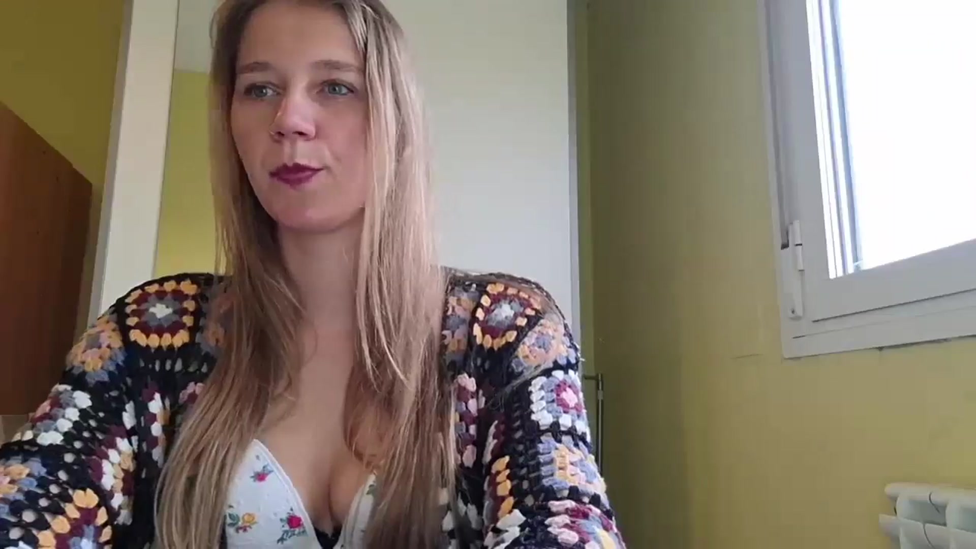 Gallery image thumbnail from KrisssKiss1's myfreecams stream on, 04/12/2026, 13:21 image 19 of 20