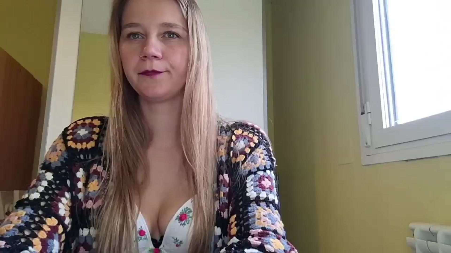 Gallery image thumbnail from KrisssKiss1's myfreecams stream on, 04/12/2026, 13:21 image 11 of 20
