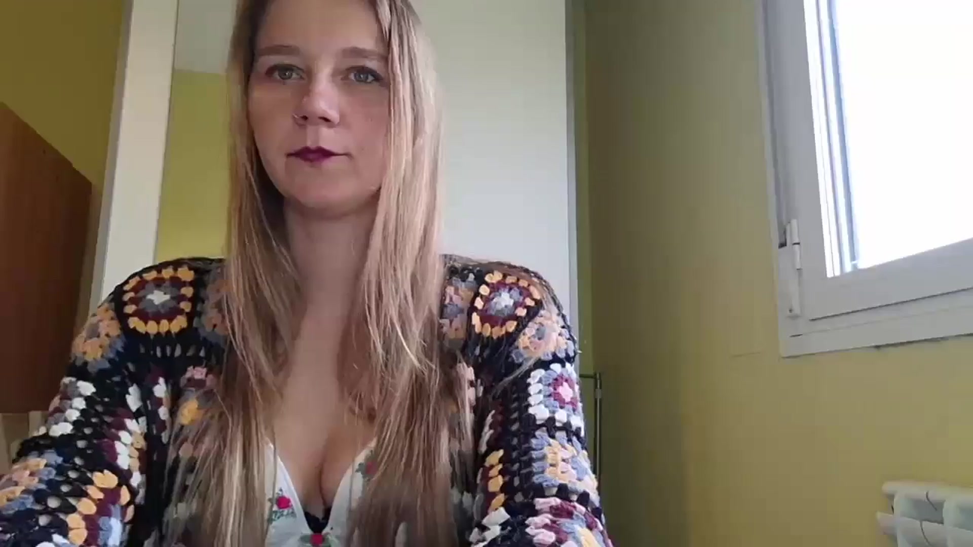 Gallery image thumbnail from KrisssKiss1's myfreecams stream on, 04/12/2026, 13:21 image 18 of 20
