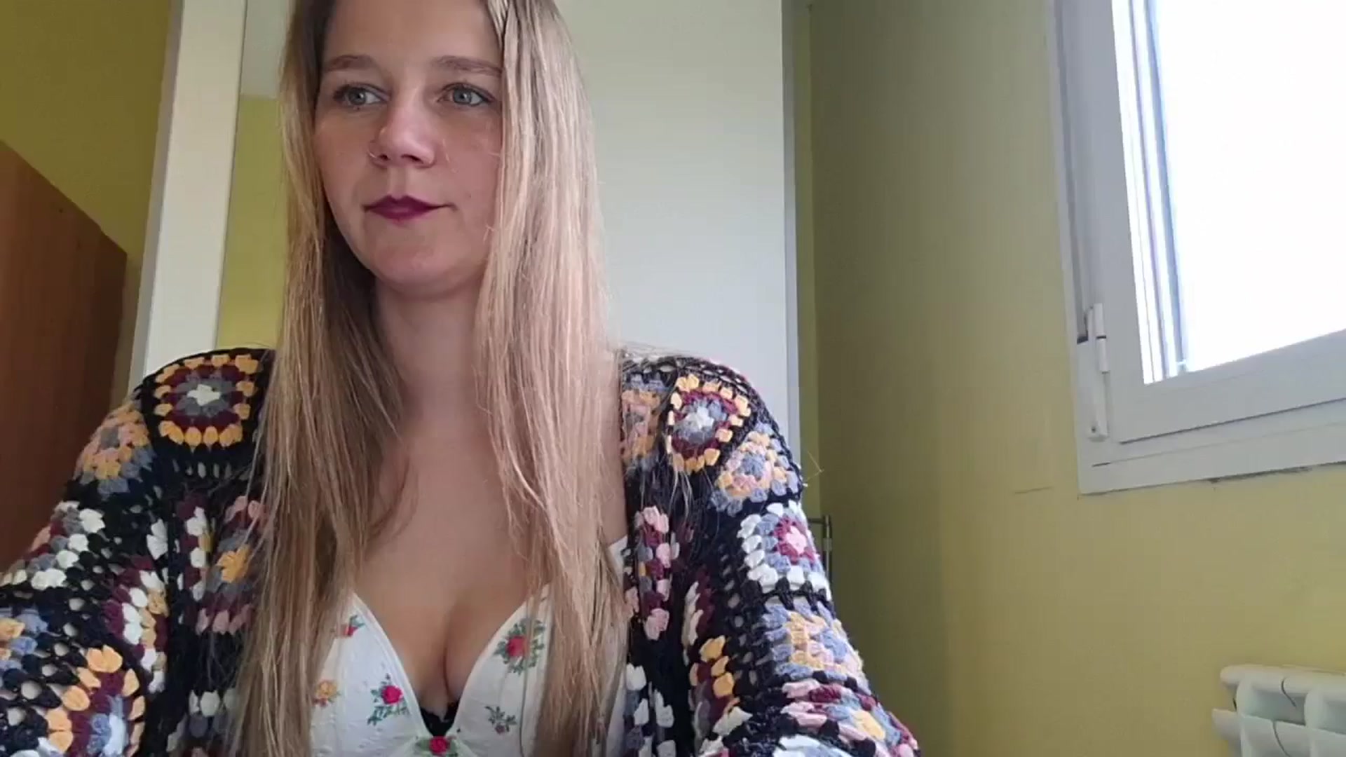 Gallery image thumbnail from KrisssKiss1's myfreecams stream on, 04/12/2026, 13:21 image 15 of 20