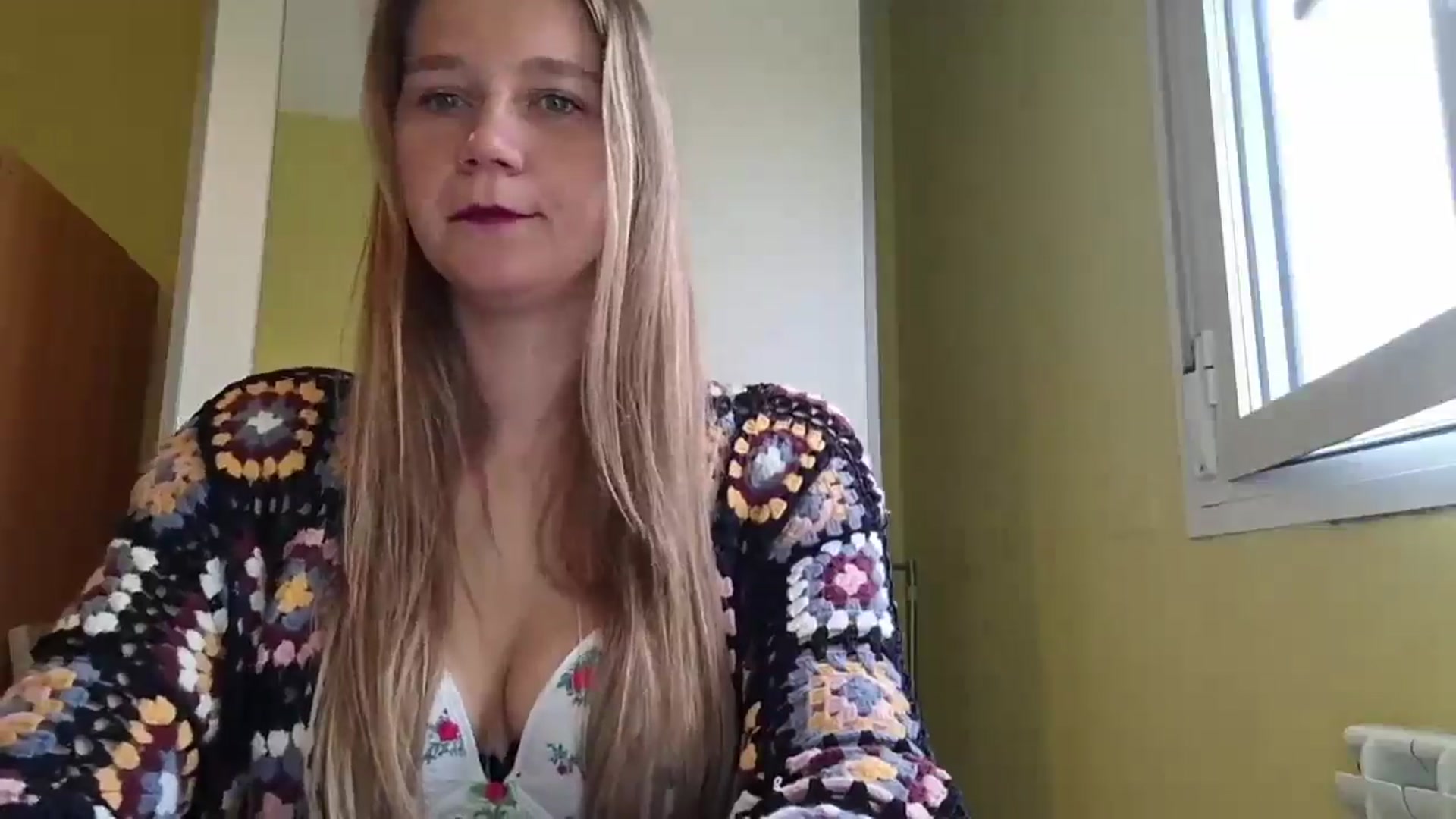 Gallery image thumbnail from KrisssKiss1's myfreecams stream on, 04/12/2026, 13:21 image 2 of 20