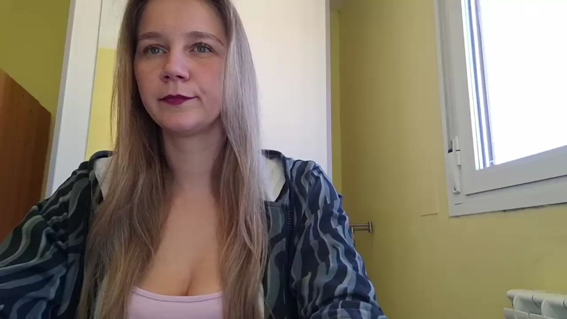 Gallery image thumbnail from KrisssKiss1's myfreecams stream on, 04/13/2026, 12:28 image 14 of 20