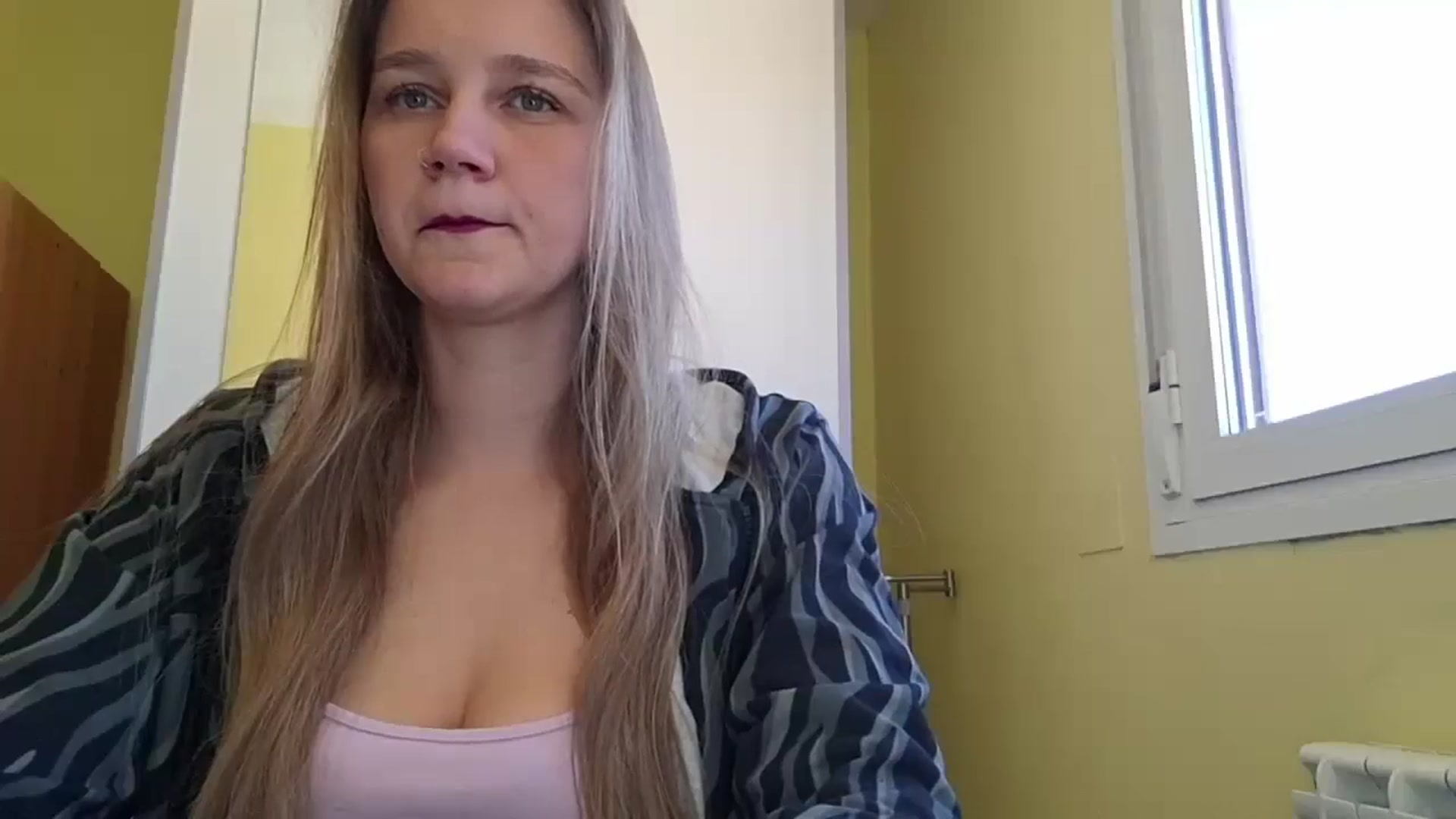Gallery image thumbnail from KrisssKiss1's myfreecams stream on, 04/13/2026, 12:28 image 2 of 20