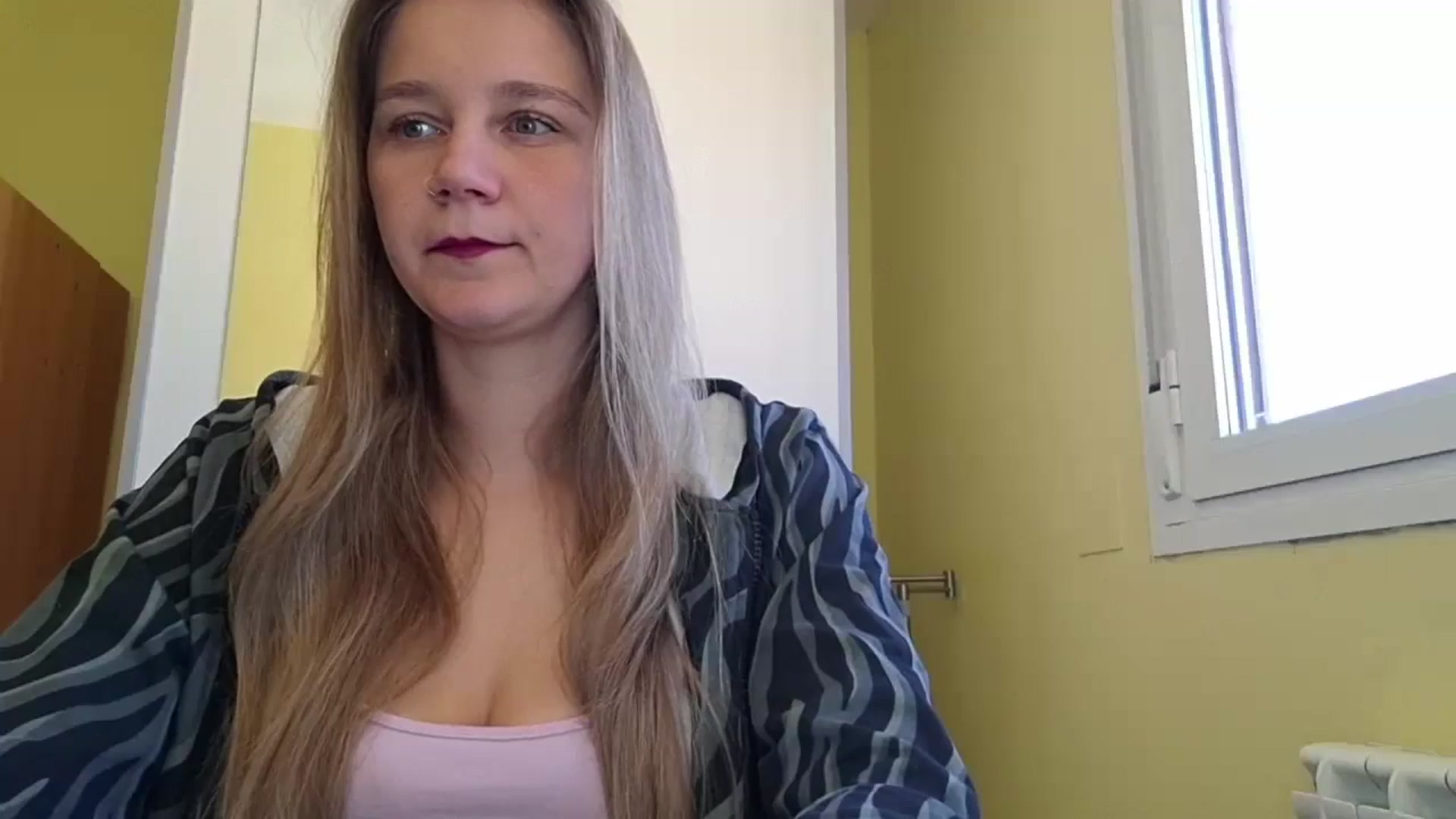 Gallery image thumbnail from KrisssKiss1's myfreecams stream on, 04/13/2026, 12:28 image 6 of 20