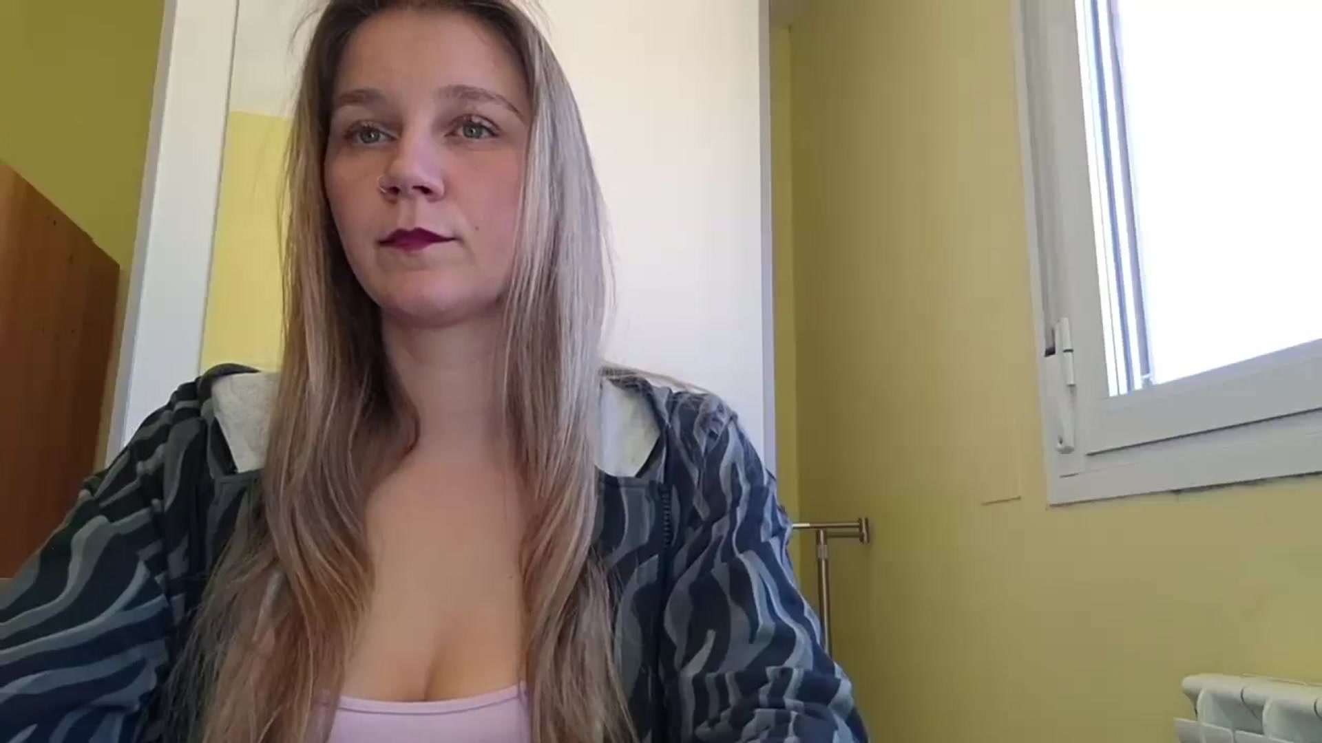 Gallery image thumbnail from KrisssKiss1's myfreecams stream on, 04/13/2026, 12:54 image 16 of 20