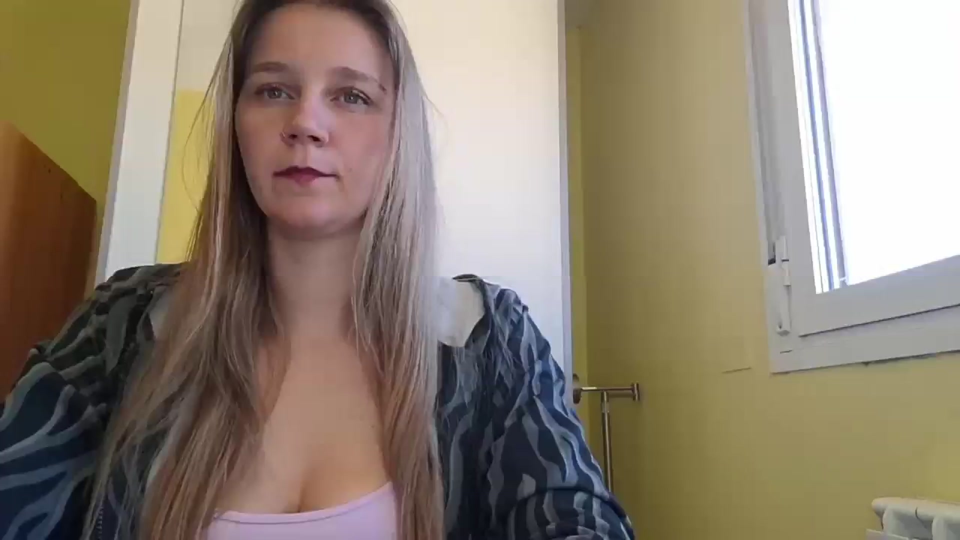 Gallery image thumbnail from KrisssKiss1's myfreecams stream on, 04/13/2026, 15:03 image 1 of 20