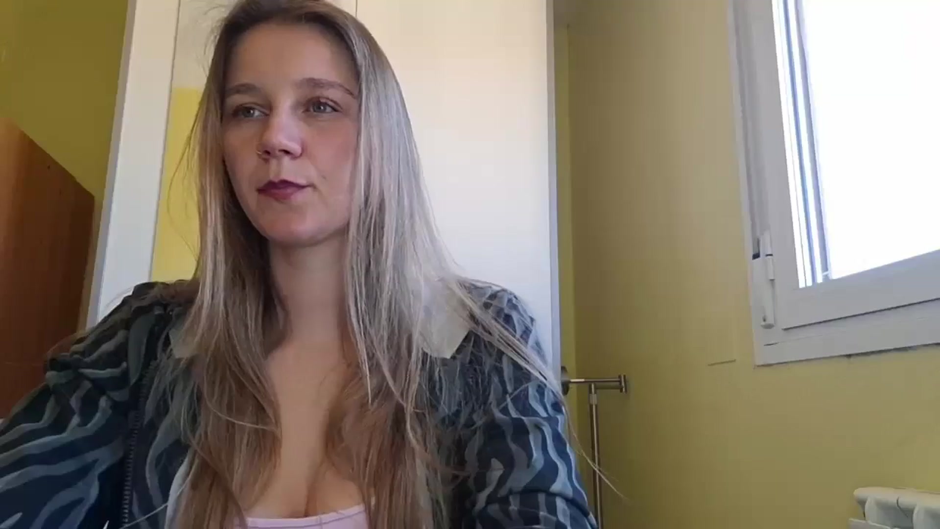 Gallery image thumbnail from KrisssKiss1's myfreecams stream on, 04/13/2026, 15:03 image 18 of 20
