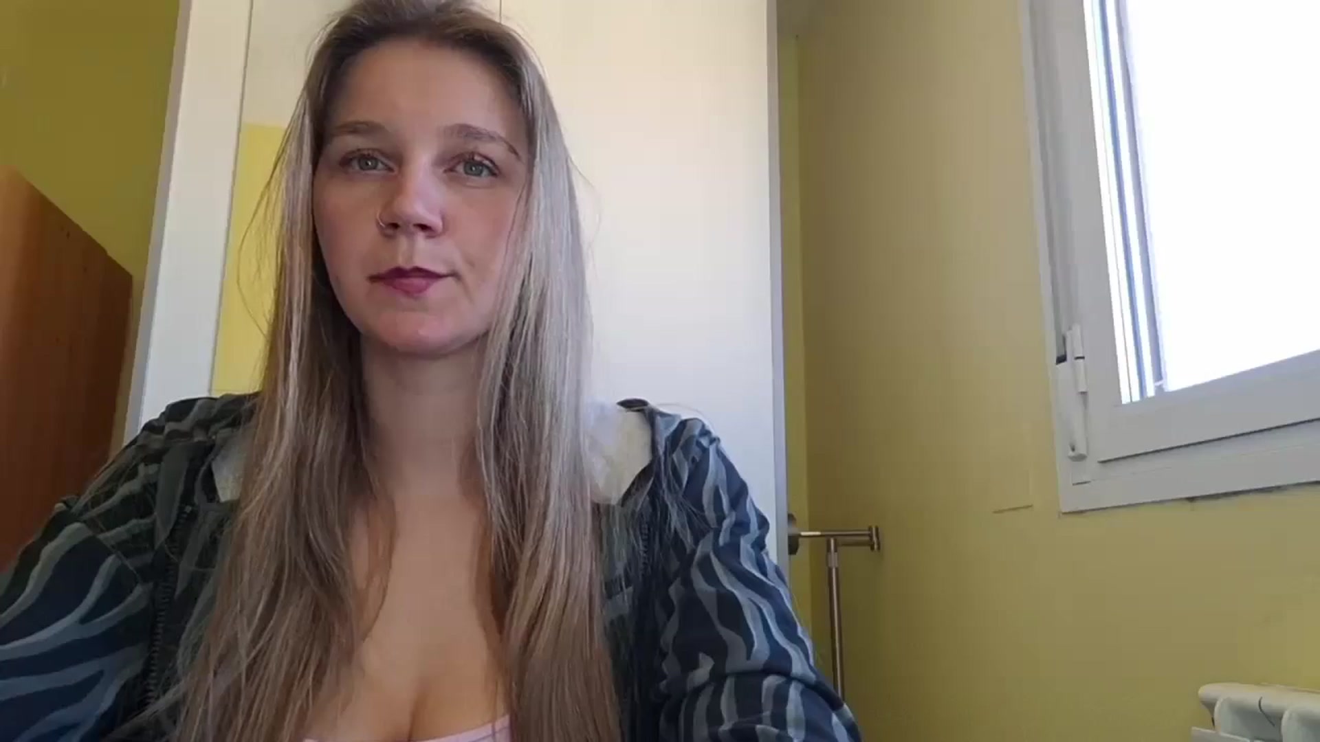 Gallery image thumbnail from KrisssKiss1's myfreecams stream on, 04/13/2026, 15:03 image 2 of 20