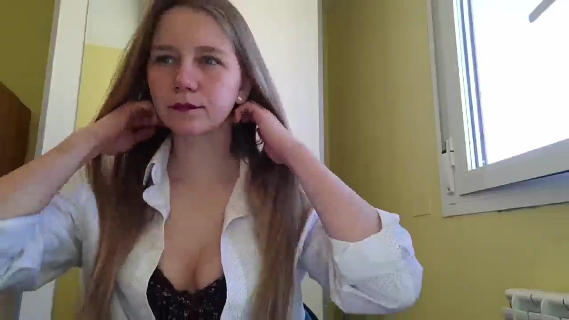 Gallery image thumbnail from KrisssKiss1's myfreecams stream on, 04/16/2026, 11:52 image 3 of 20