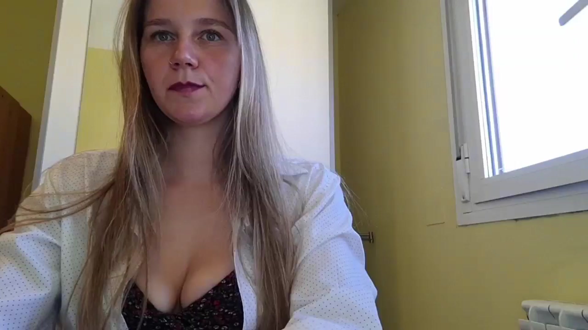 Gallery image thumbnail from KrisssKiss1's myfreecams stream on, 04/16/2026, 14:26 image 11 of 20