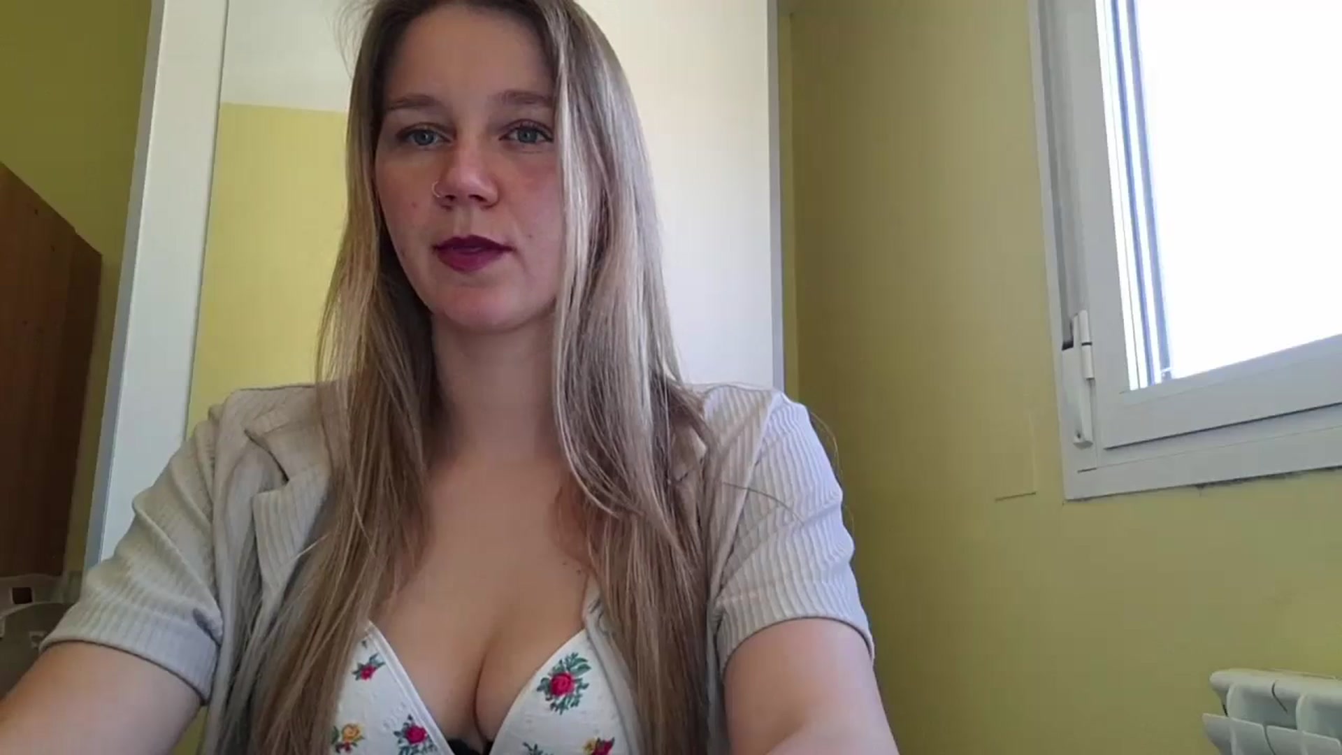 Gallery image thumbnail from KrisssKiss1's myfreecams stream on, 04/18/2026, 11:34 image 2 of 20