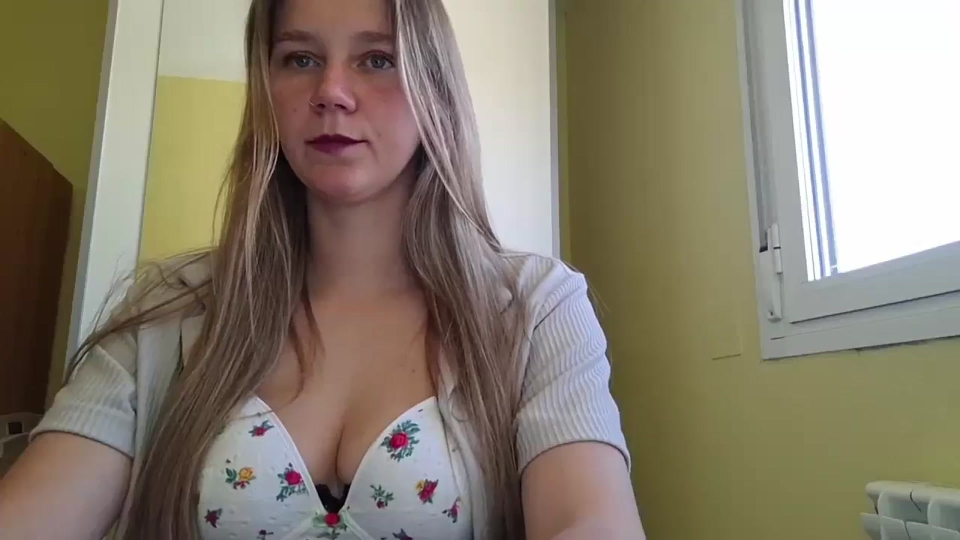 Gallery image thumbnail from KrisssKiss1's myfreecams stream on, 04/18/2026, 11:34 image 20 of 20