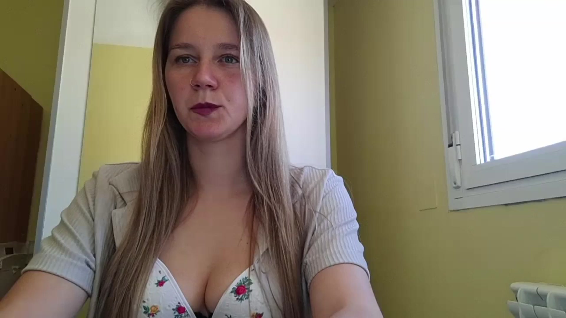 Gallery image thumbnail from KrisssKiss1's myfreecams stream on, 04/18/2026, 11:34 image 8 of 20