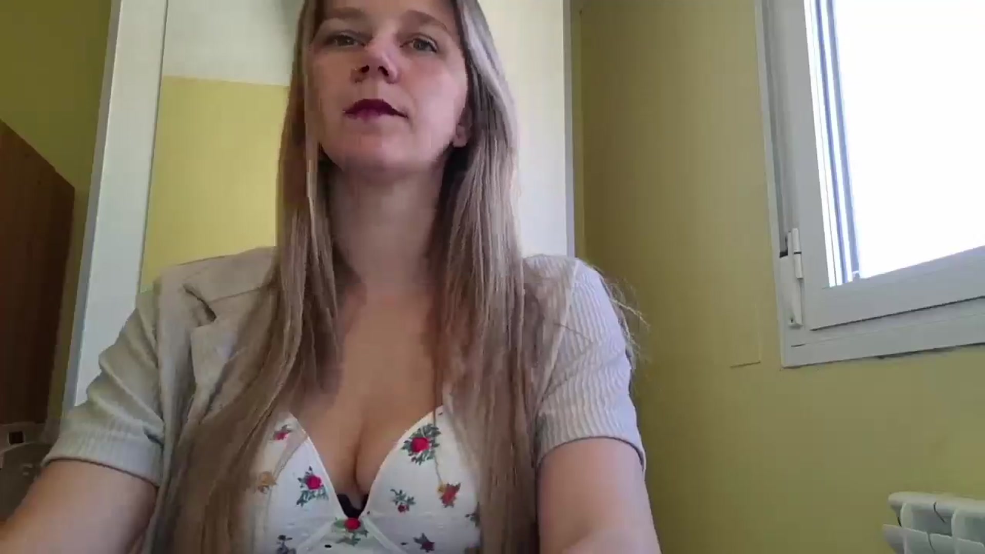 Gallery image thumbnail from KrisssKiss1's myfreecams stream on, 04/18/2026, 11:34 image 9 of 20
