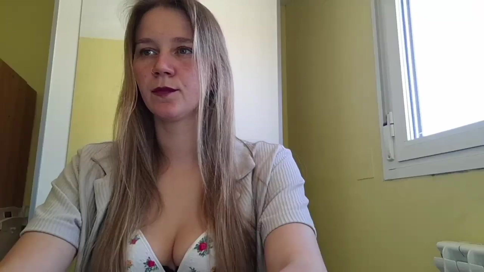 Gallery image thumbnail from KrisssKiss1's myfreecams stream on, 04/18/2026, 11:34 image 6 of 20