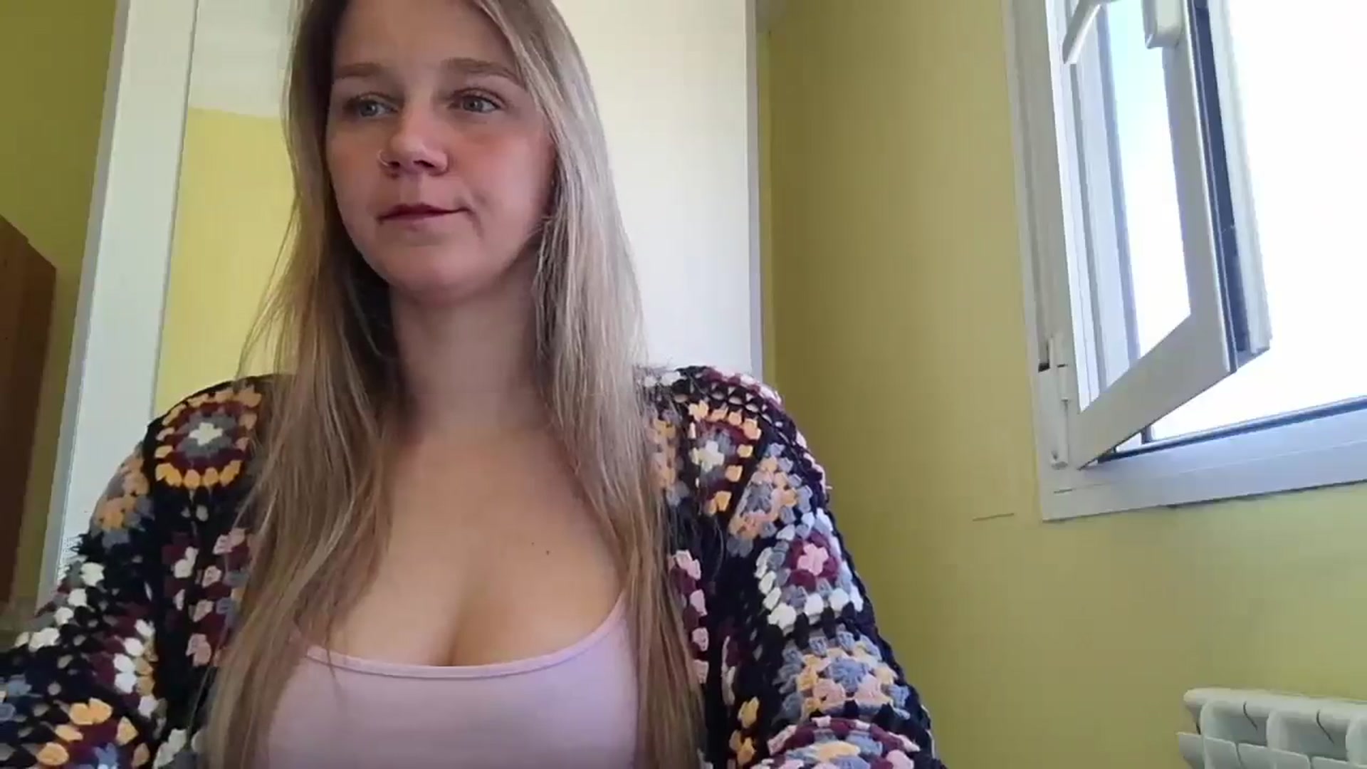 Gallery image thumbnail from KrisssKiss1's myfreecams stream on, 04/19/2026, 11:25 image 16 of 20