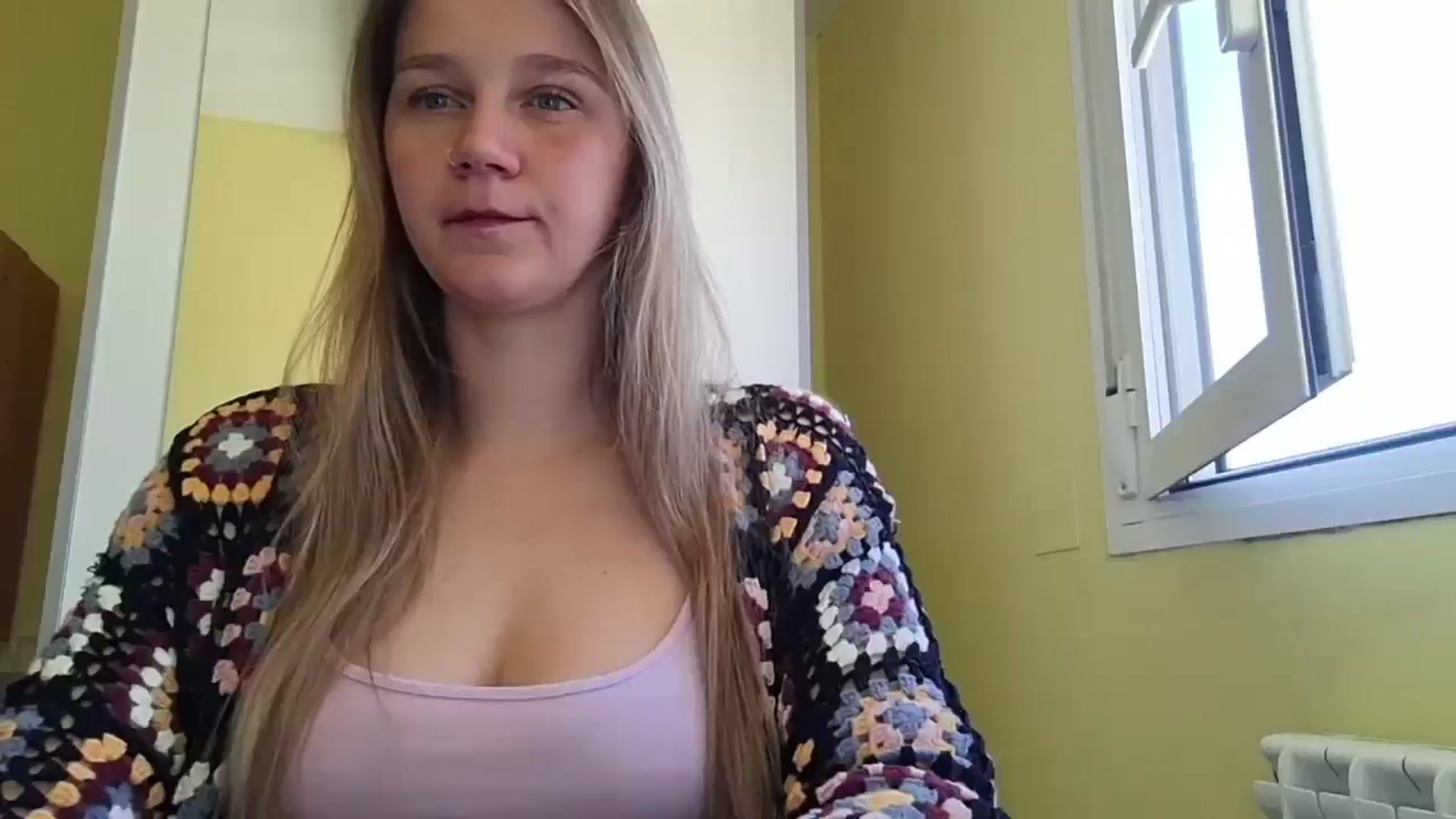 Gallery image thumbnail from KrisssKiss1's myfreecams stream on, 04/19/2026, 11:25 image 15 of 20