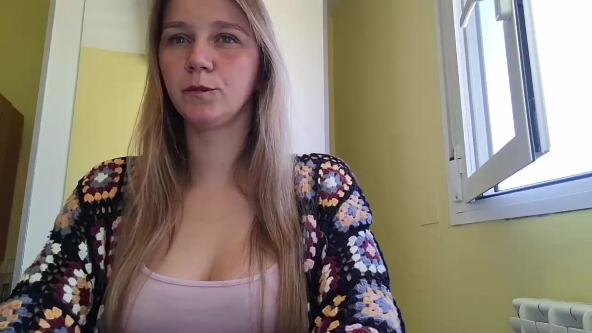 Gallery image thumbnail from KrisssKiss1's myfreecams stream on, 04/19/2026, 11:25 image 2 of 20