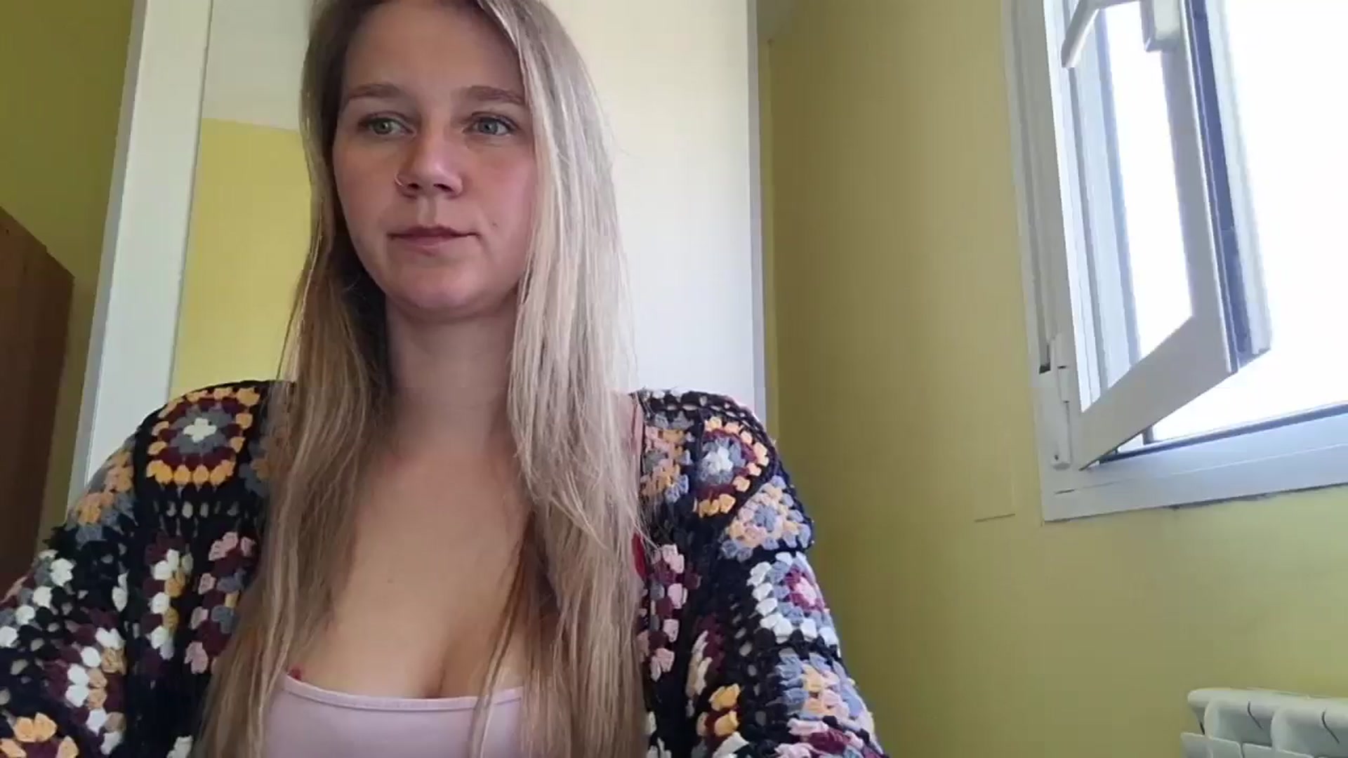 Gallery image thumbnail from KrisssKiss1's myfreecams stream on, 04/19/2026, 14:33 image 20 of 20