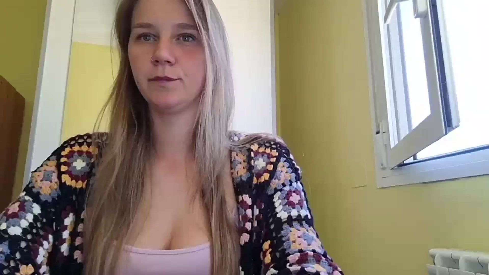 Gallery image thumbnail from KrisssKiss1's myfreecams stream on, 04/19/2026, 14:33 image 1 of 20