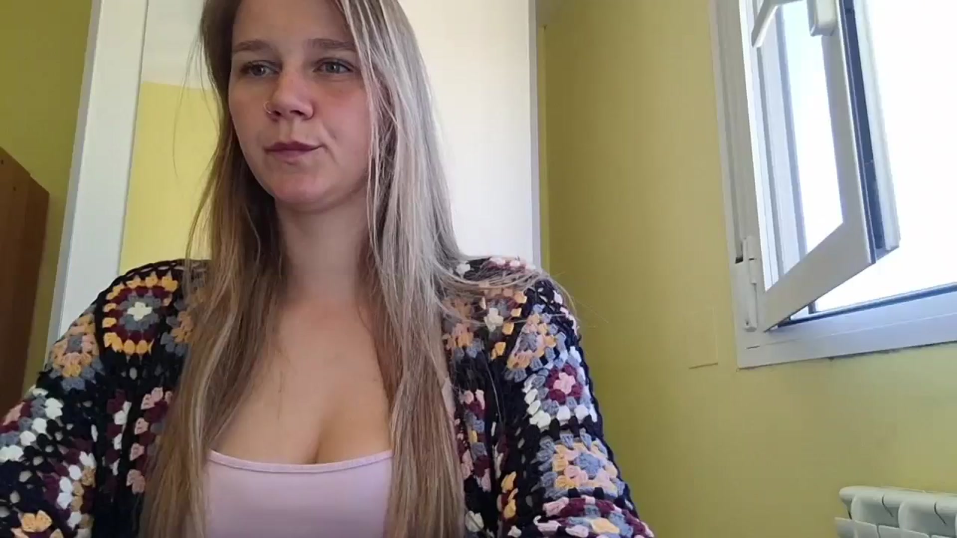 Gallery image thumbnail from KrisssKiss1's myfreecams stream on, 04/19/2026, 14:33 image 3 of 20
