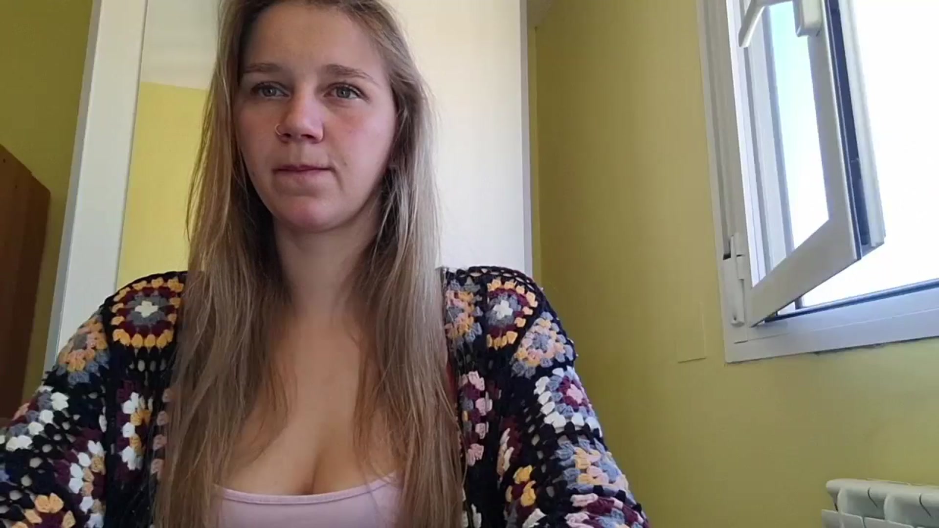 Gallery image thumbnail from KrisssKiss1's myfreecams stream on, 04/19/2026, 14:33 image 10 of 20