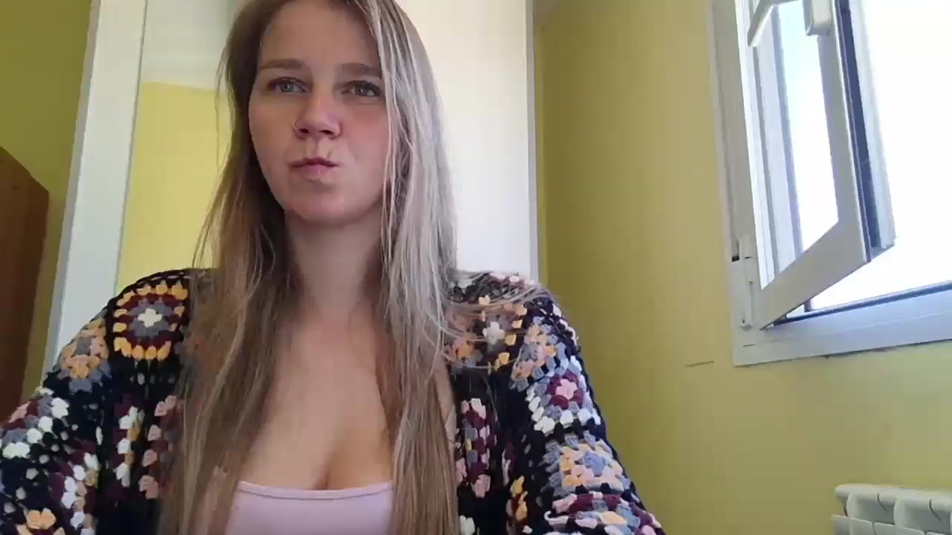 Gallery image thumbnail from KrisssKiss1's myfreecams stream on, 04/19/2026, 14:33 image 4 of 20