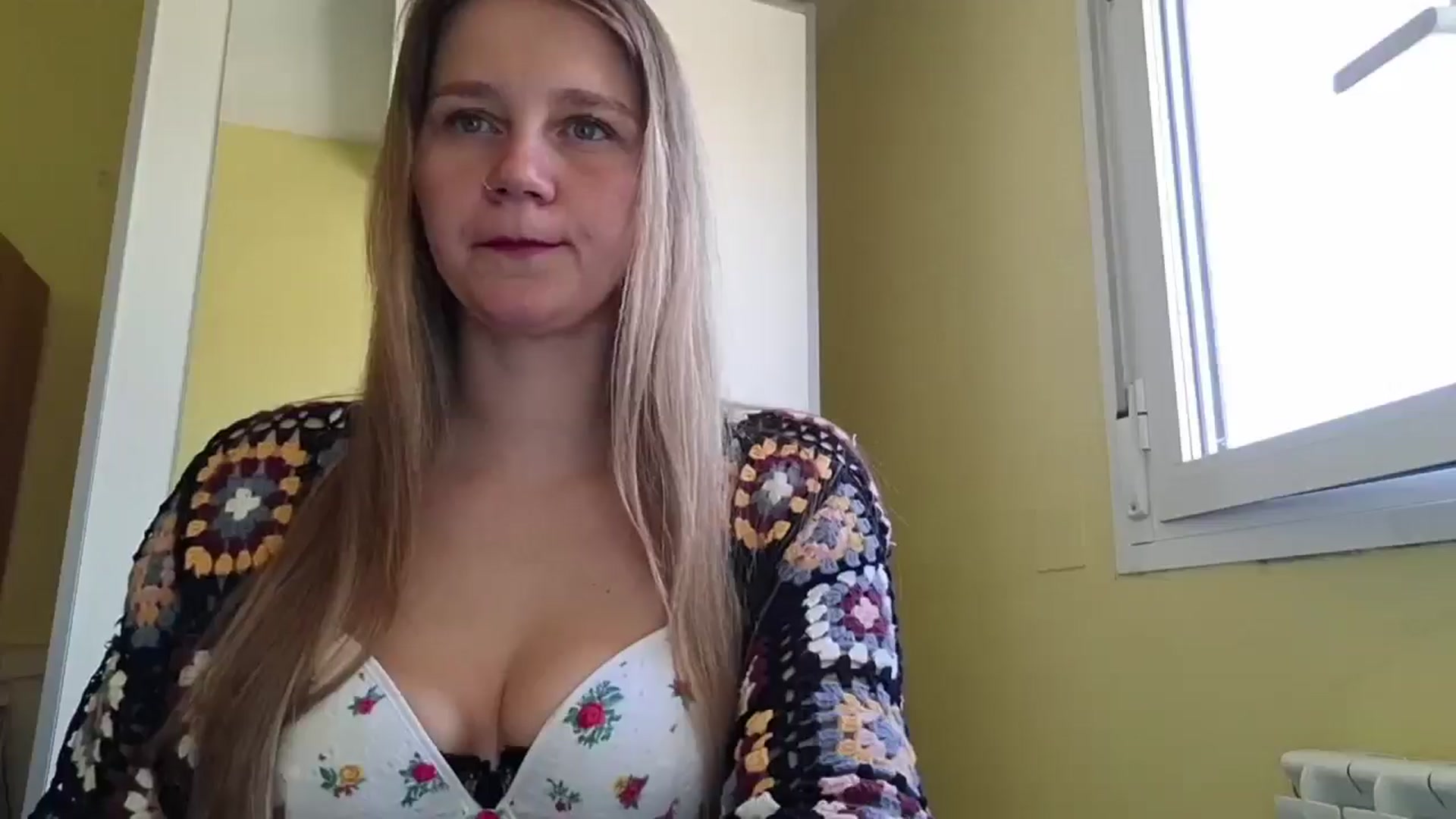 Gallery image thumbnail from KrisssKiss1's myfreecams stream on, 04/21/2026, 14:29 image 15 of 20