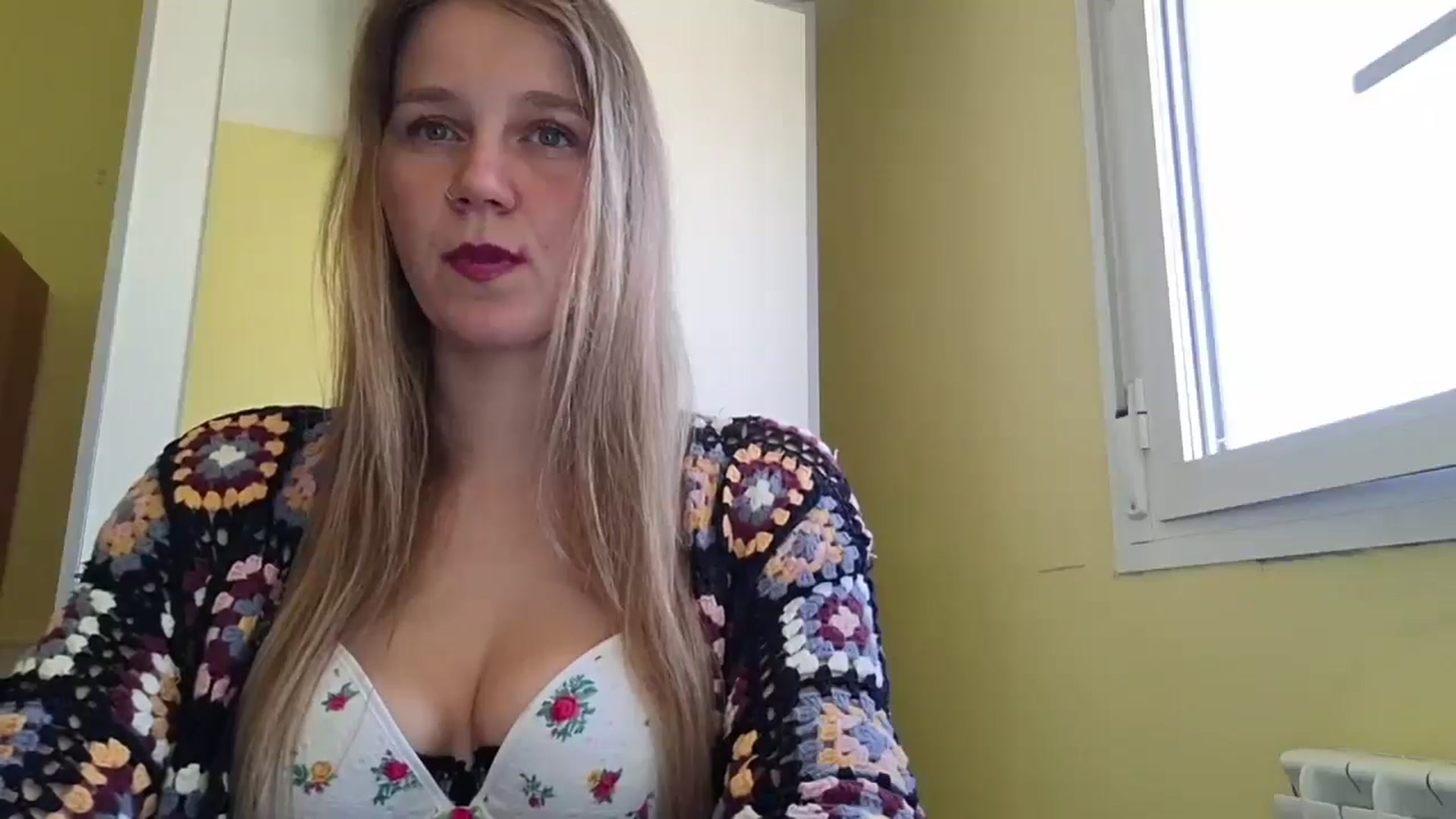 Gallery image thumbnail from KrisssKiss1's myfreecams stream on, 04/21/2026, 14:29 image 6 of 20