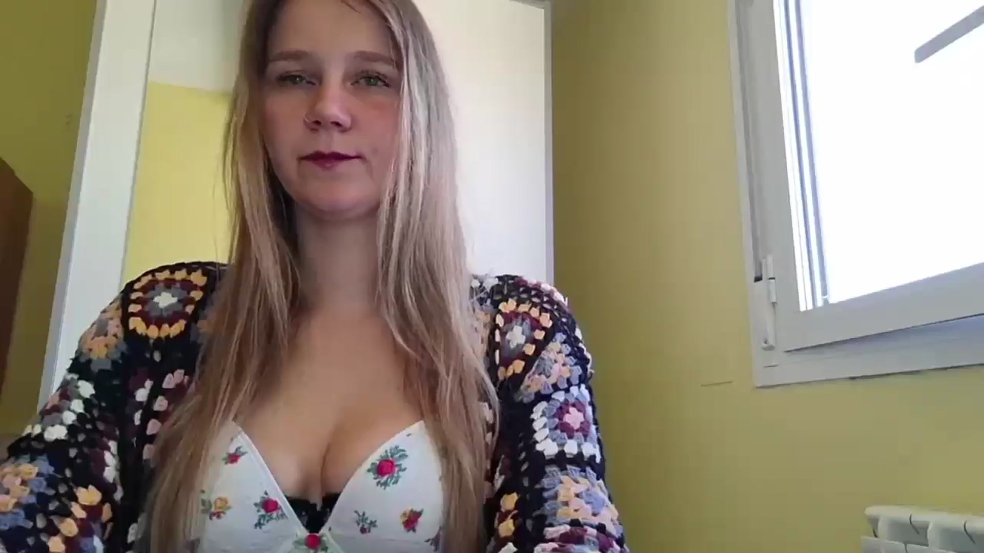 Gallery image thumbnail from KrisssKiss1's myfreecams stream on, 04/21/2026, 14:29 image 5 of 20