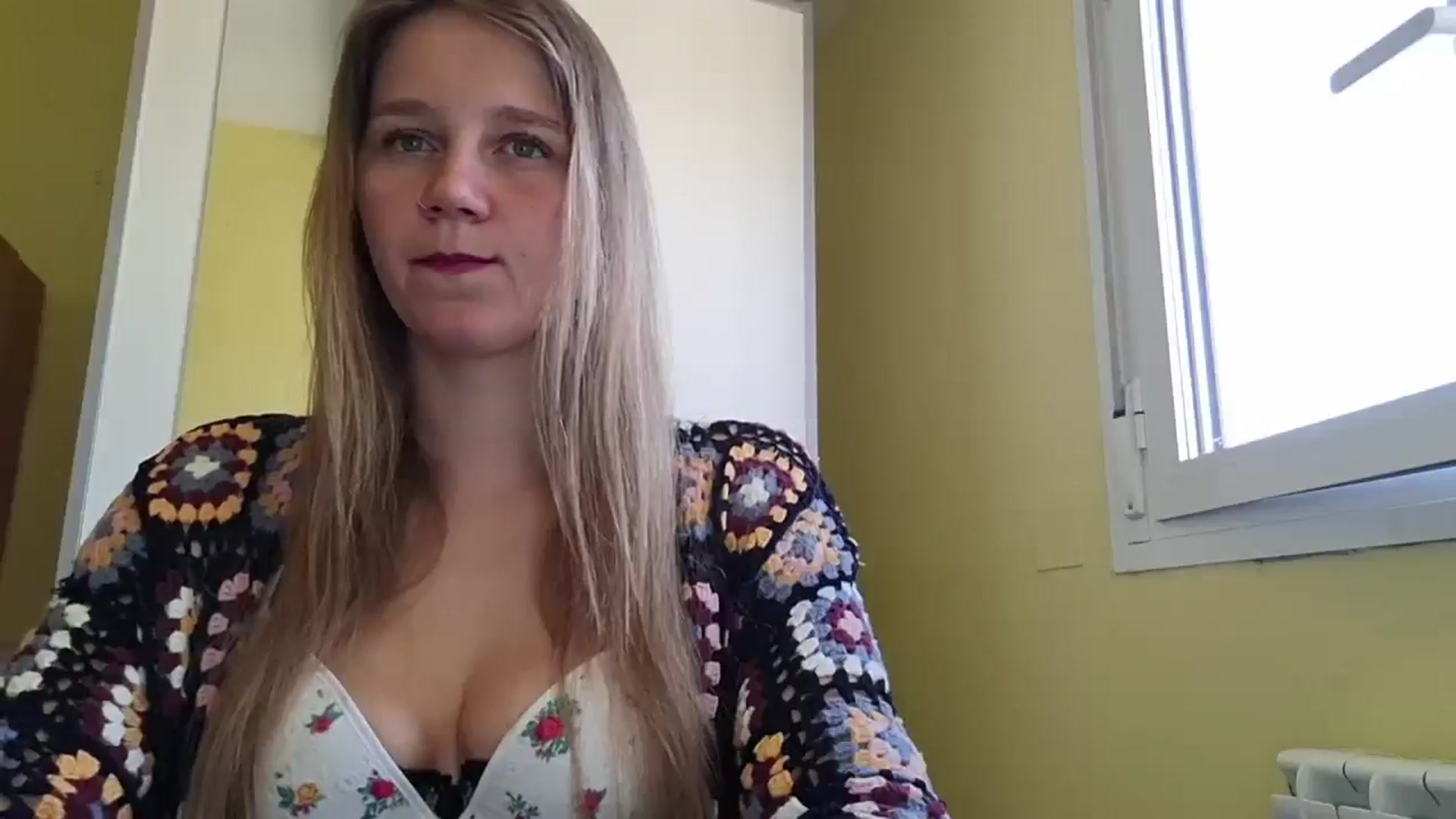 Gallery image thumbnail from KrisssKiss1's myfreecams stream on, 04/21/2026, 14:29 image 18 of 20
