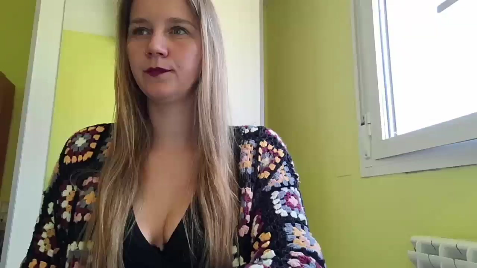 Gallery image thumbnail from KrisssKiss1's myfreecams stream on, 04/26/2026, 15:04 image 4 of 20