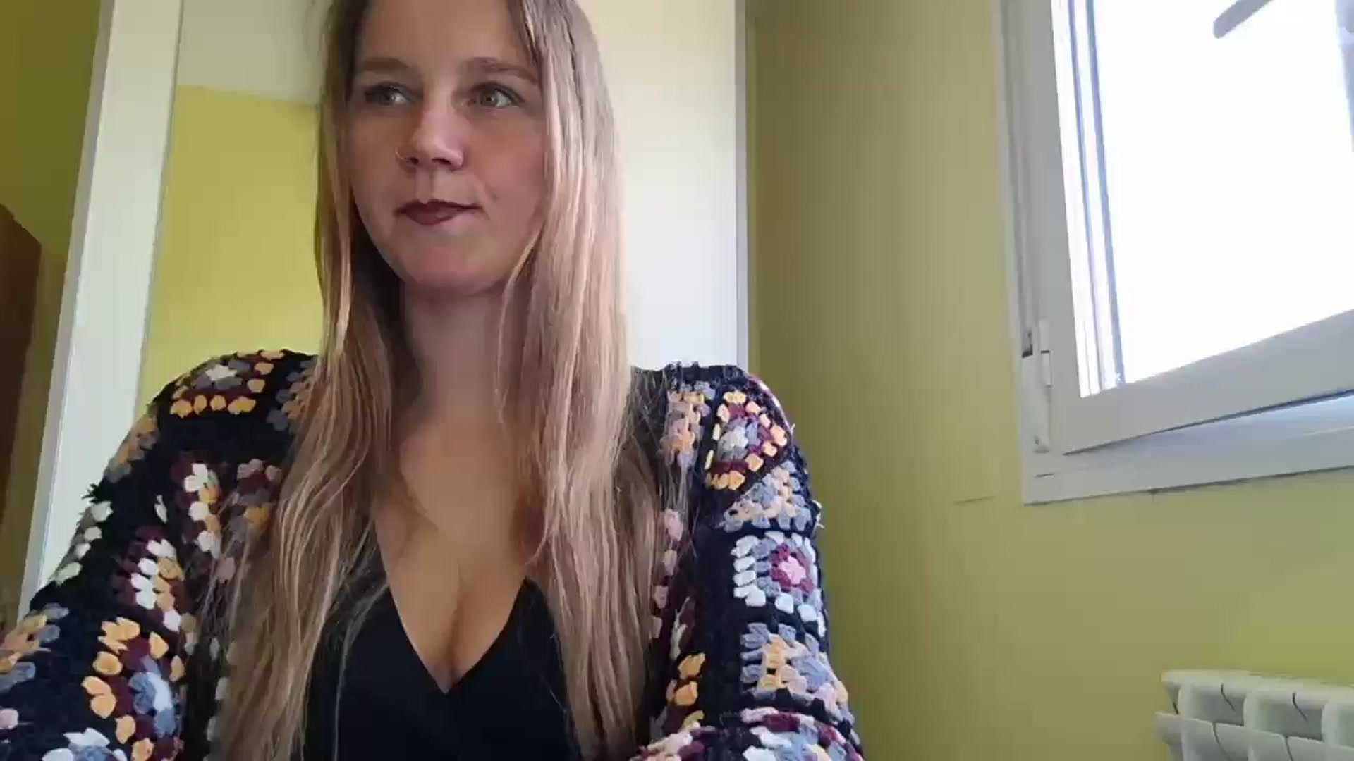 Gallery image thumbnail from KrisssKiss1's myfreecams stream on, 04/26/2026, 15:04 image 17 of 20