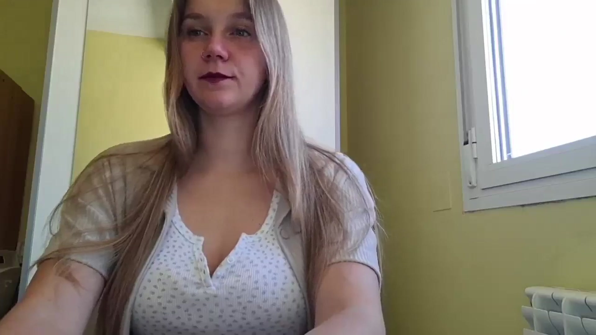 Gallery image thumbnail from KrisssKiss1's myfreecams stream on, 04/27/2026, 11:49 image 10 of 20