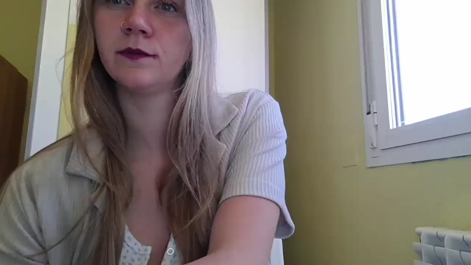 Gallery image thumbnail from KrisssKiss1's myfreecams stream on, 04/27/2026, 11:49 image 14 of 20
