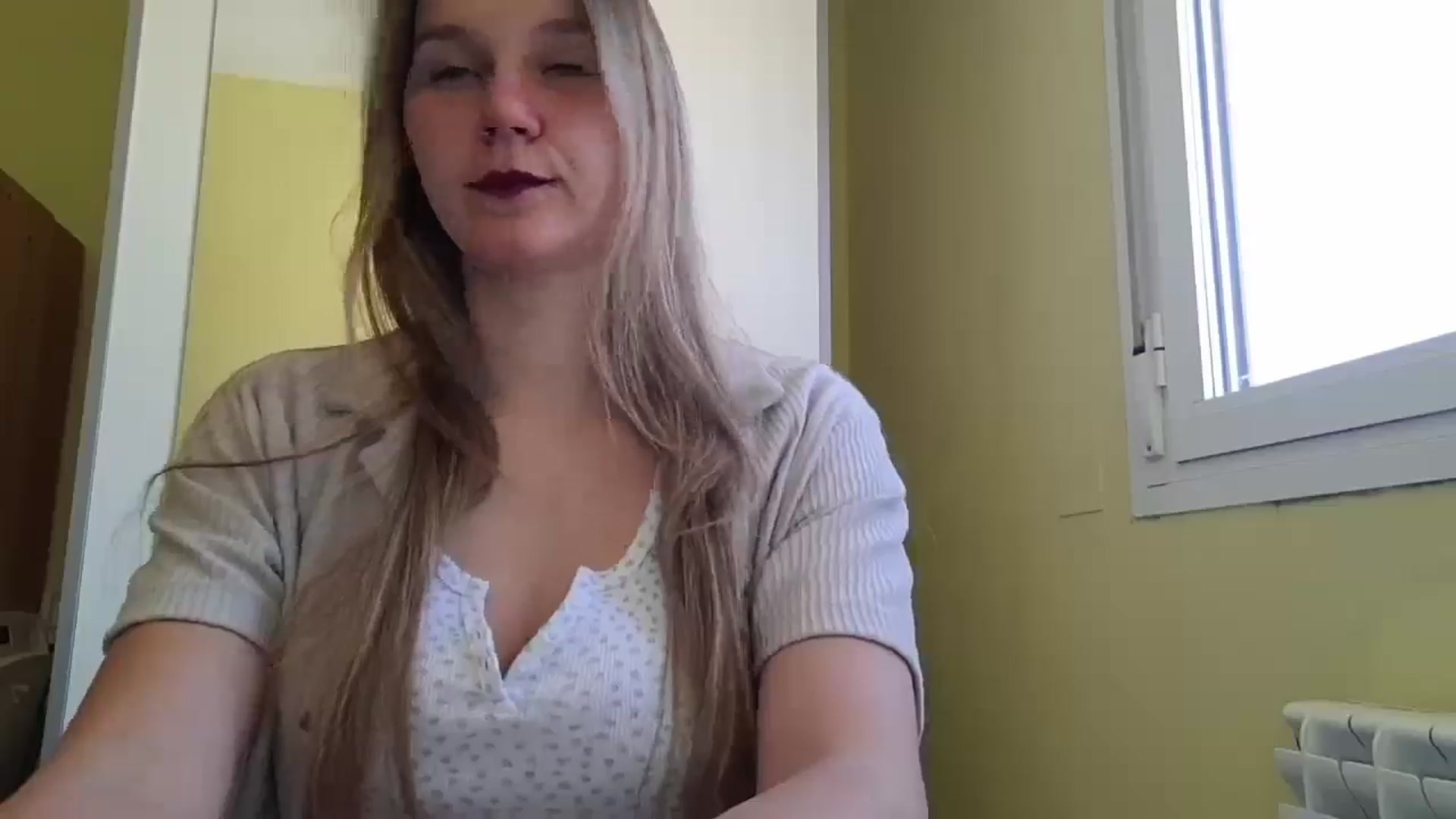 Gallery image thumbnail from KrisssKiss1's myfreecams stream on, 04/27/2026, 11:49 image 13 of 20