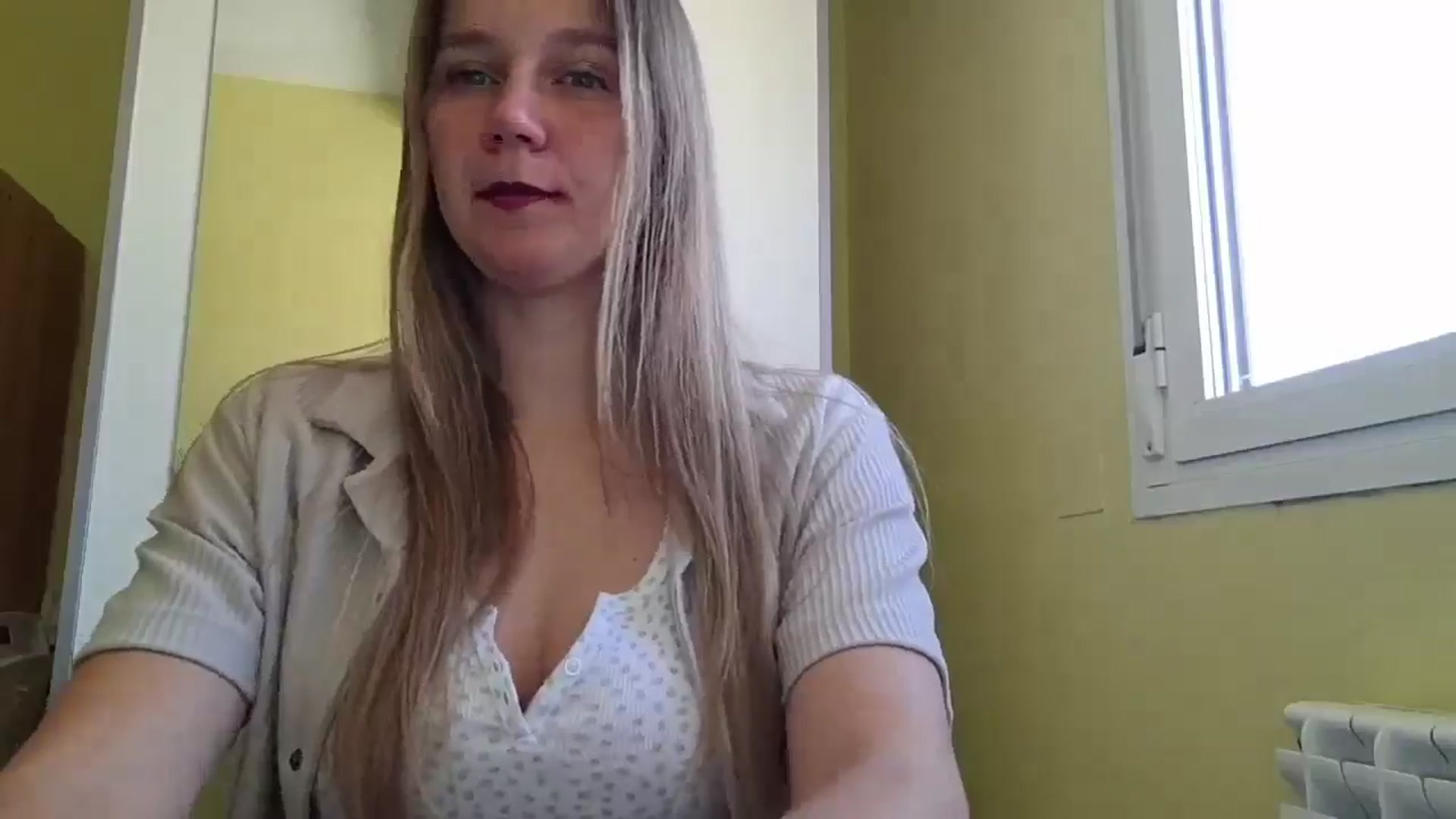 Gallery image thumbnail from KrisssKiss1's myfreecams stream on, 04/27/2026, 12:39 image 7 of 20