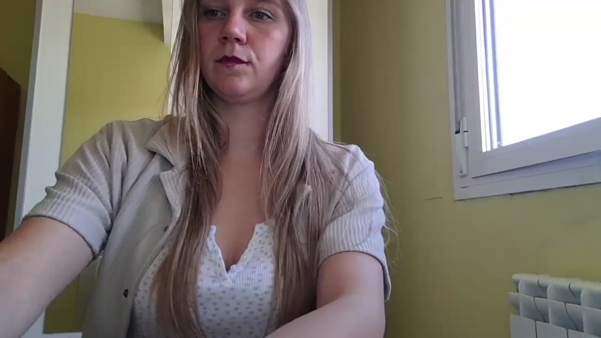Gallery image thumbnail from KrisssKiss1's myfreecams stream on, 04/27/2026, 14:59 image 17 of 20
