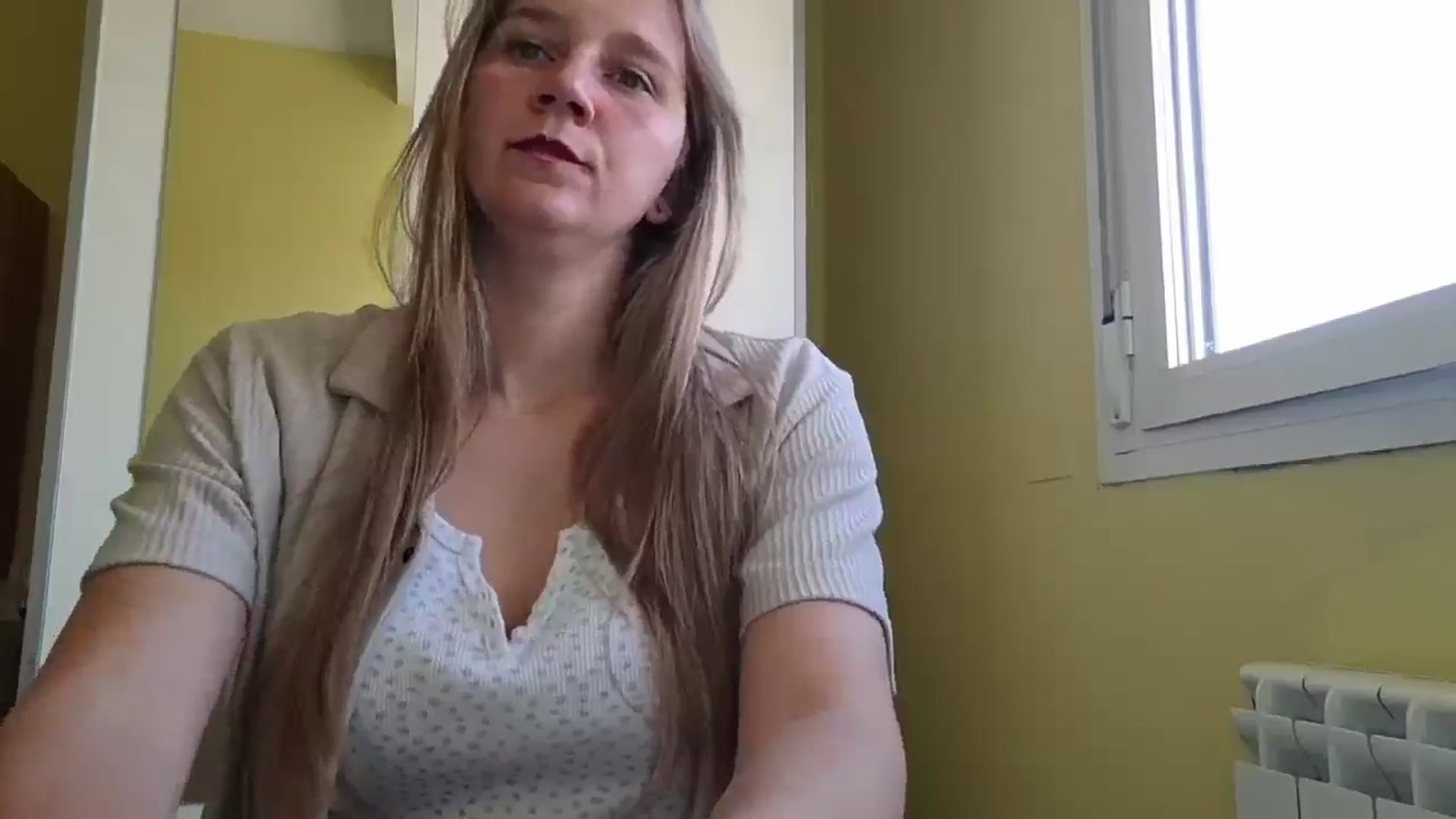 Gallery image thumbnail from KrisssKiss1's myfreecams stream on, 04/27/2026, 14:59 image 12 of 20