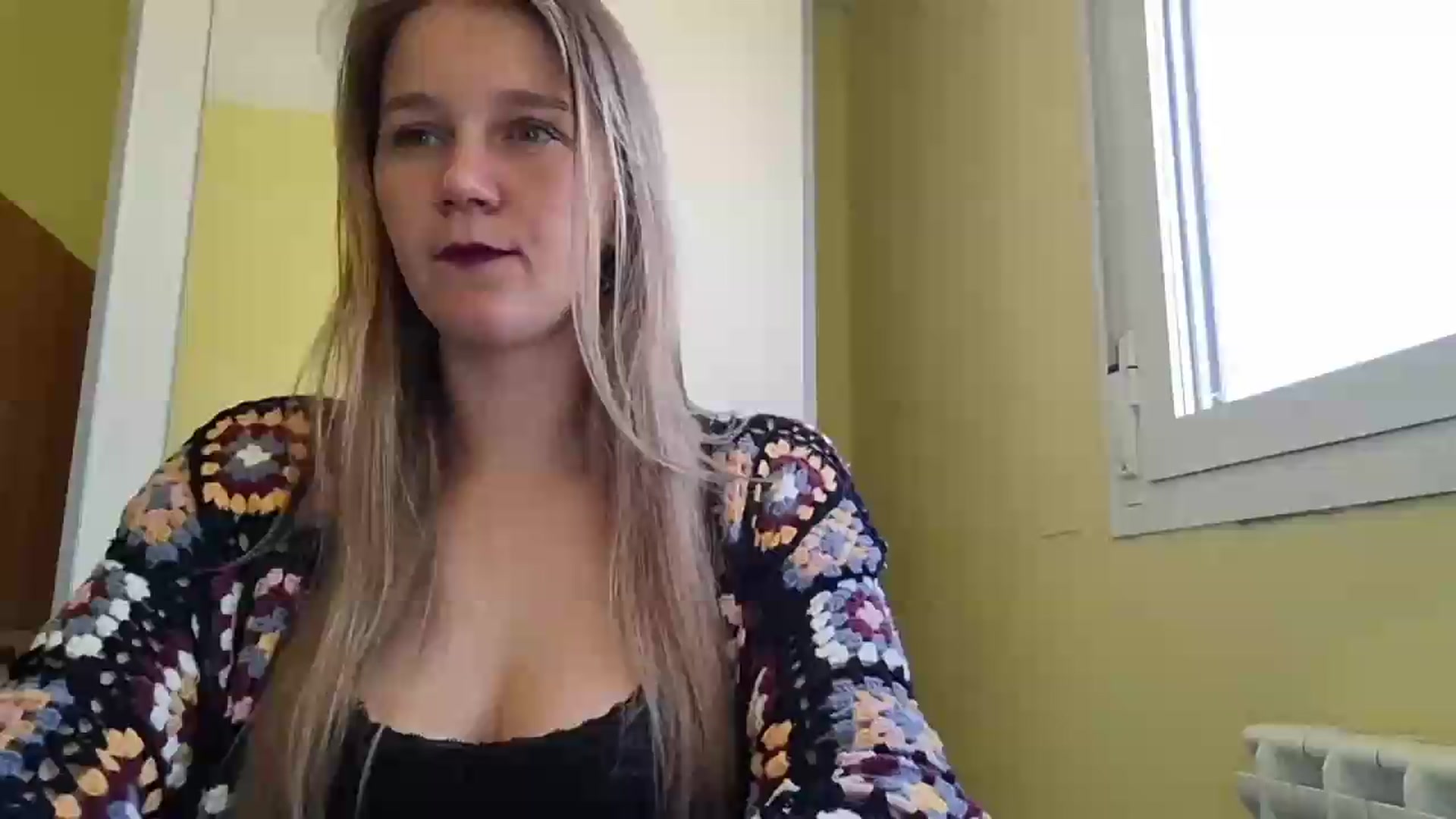Gallery image thumbnail from KrisssKiss1's myfreecams stream on, 05/01/2026, 12:10 image 3 of 20