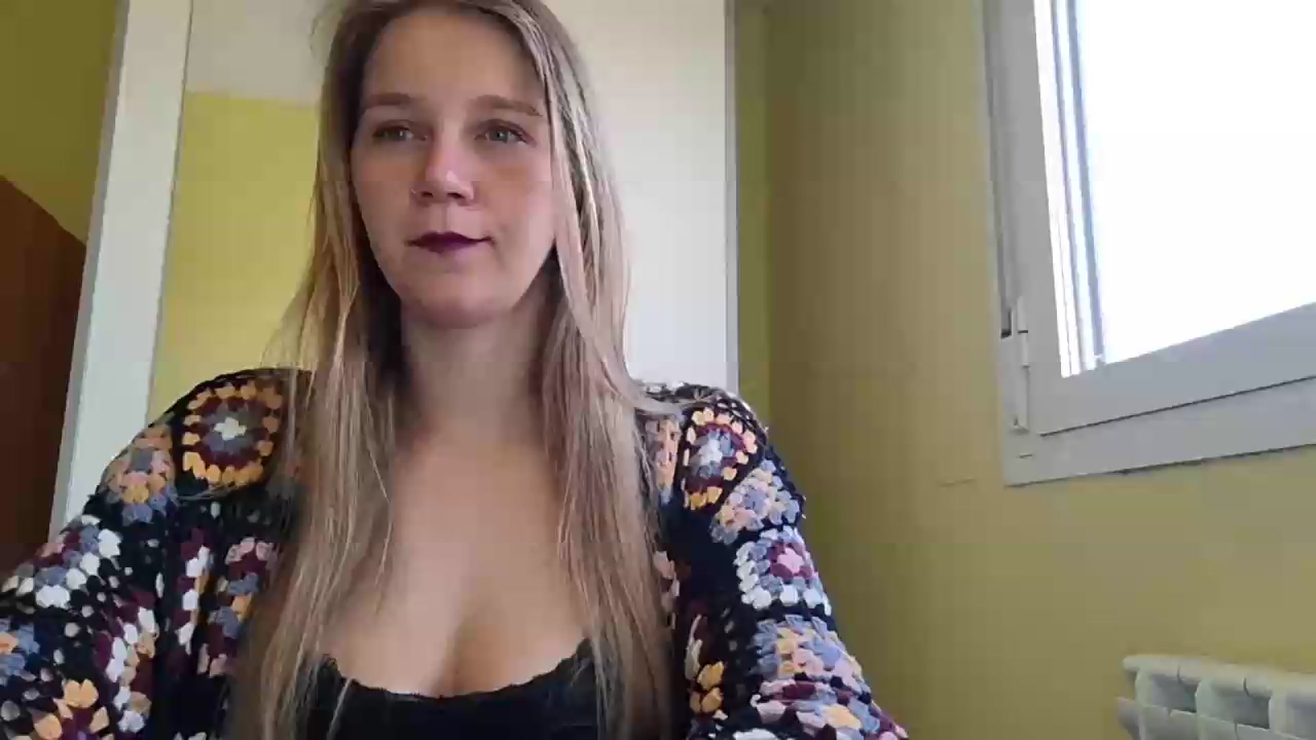 Gallery image thumbnail from KrisssKiss1's myfreecams stream on, 05/01/2026, 12:10 image 2 of 20